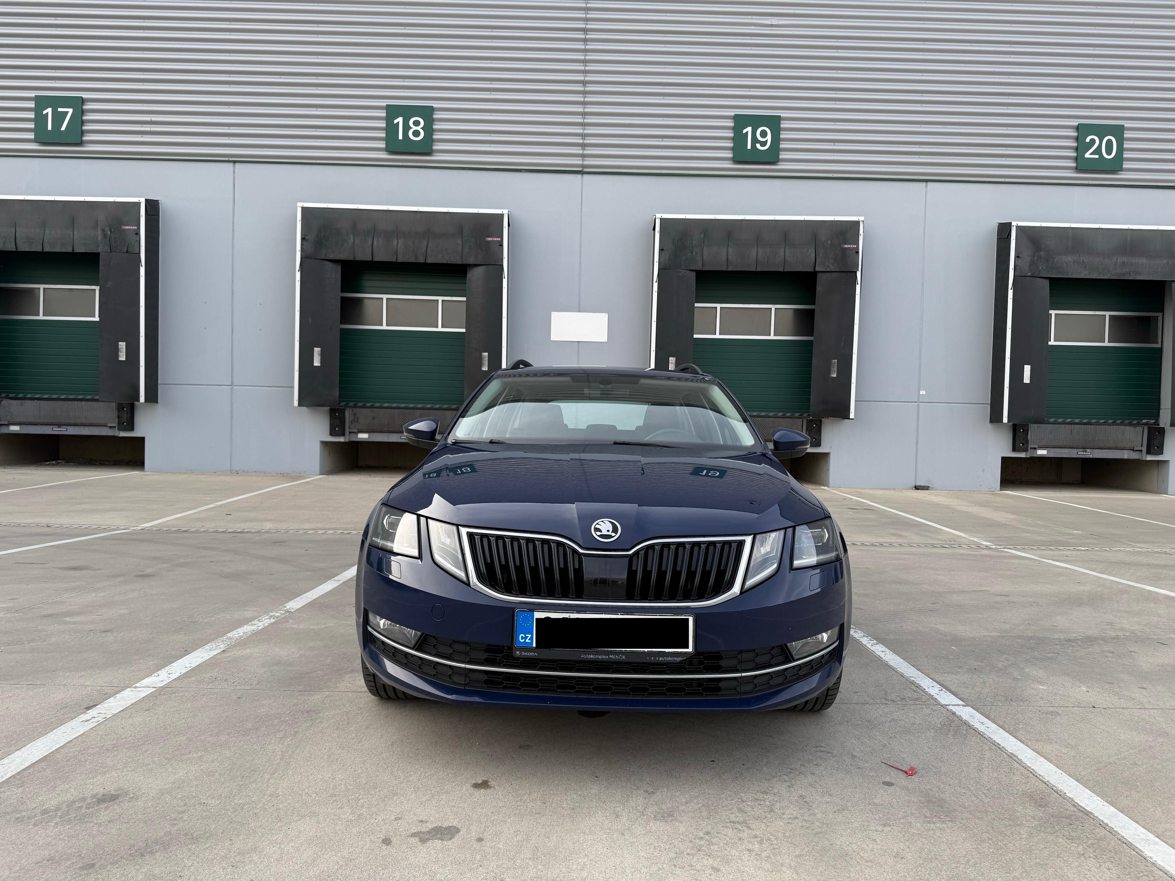 Škoda Octavia, 1.6 TDI 85 KW KOMBI FACELIFT - fotka 2