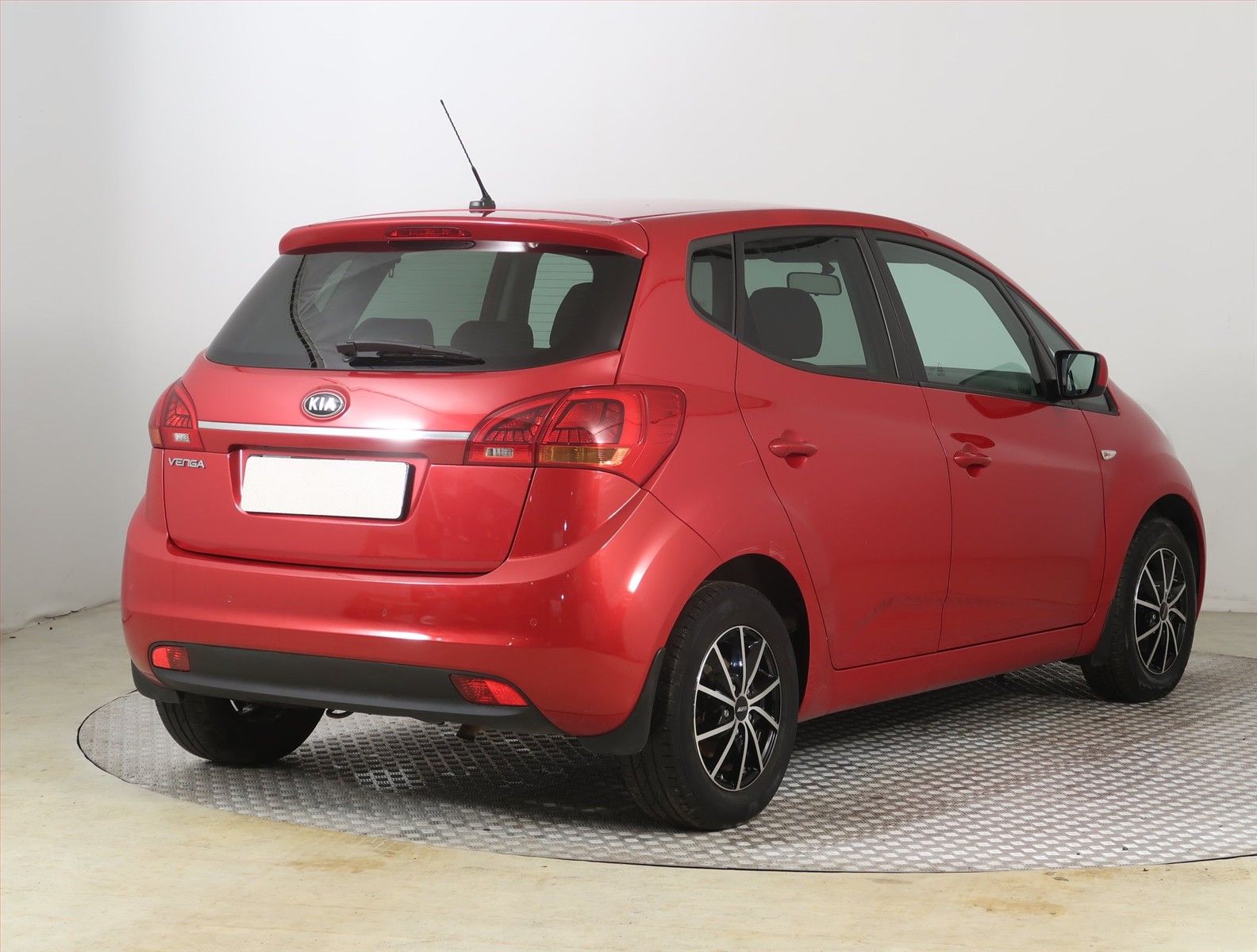 Kia Venga, 1.4 CVVT, Park. senzory - fotka 5