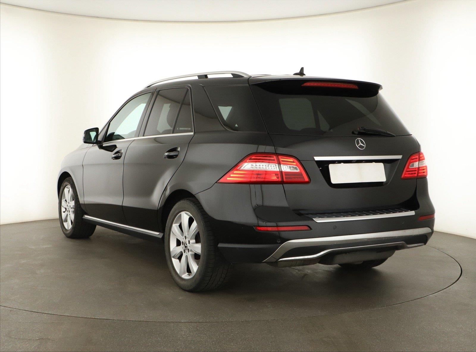 Mercedes-Benz Třídy M, ML 350 BlueTEC, 4X4, Automat - fotka 4