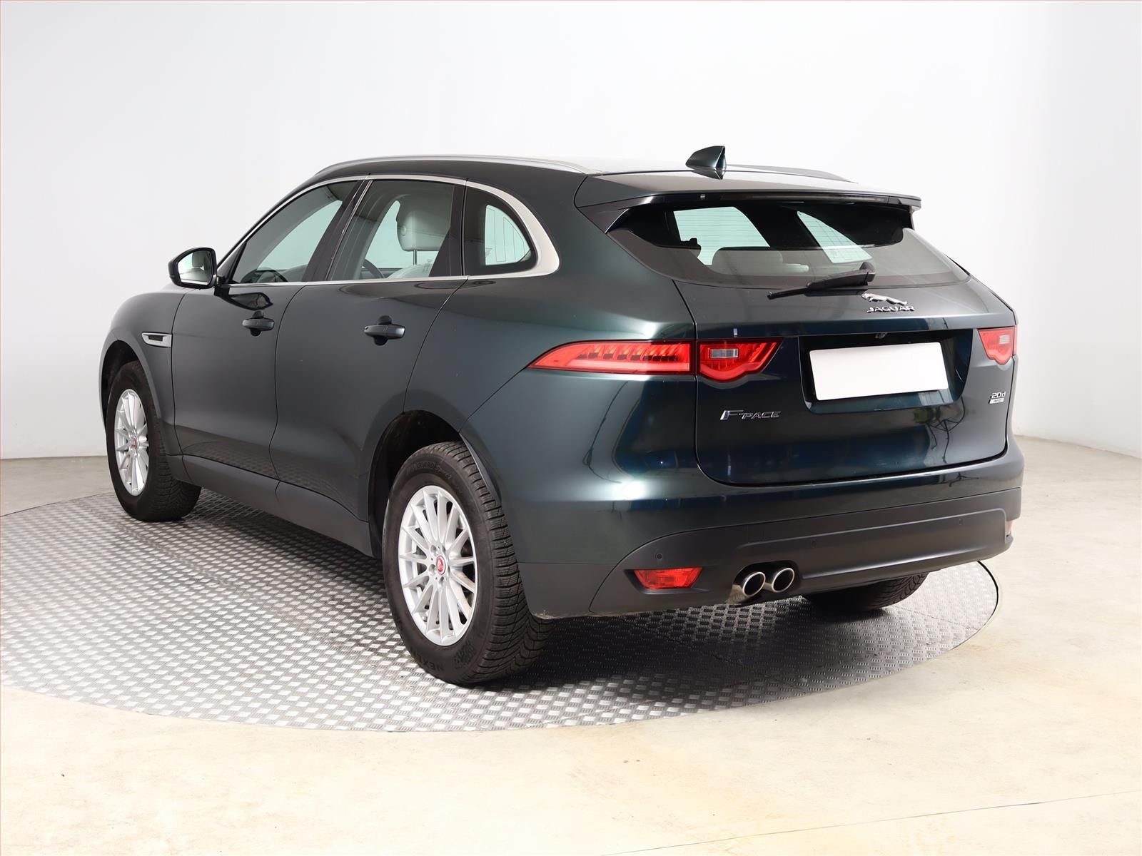 Jaguar F-Pace, 20d AWD, Automat, Serv.kniha - fotka 4