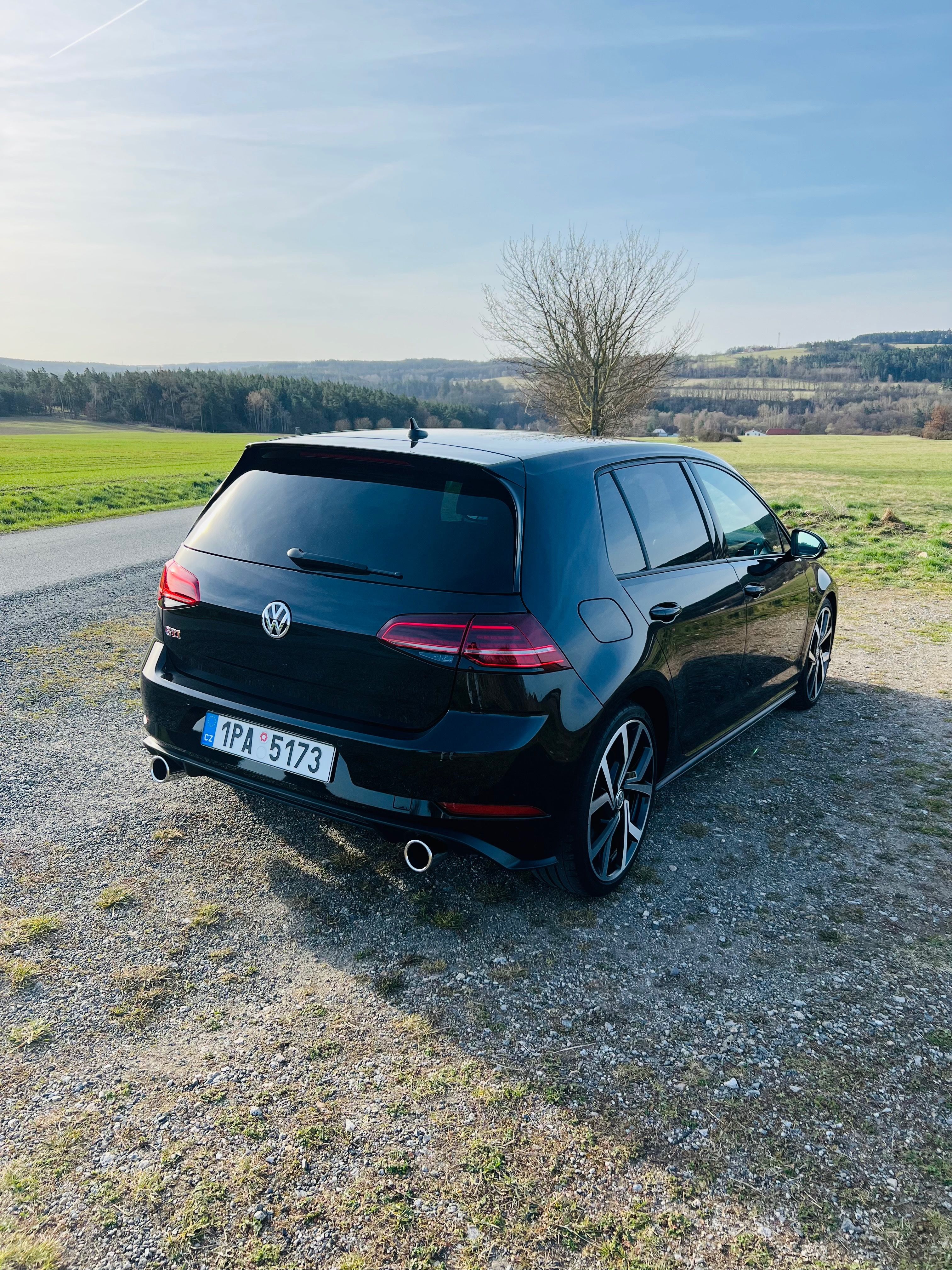 Volkswagen Golf, GTI Performance - fotka 4