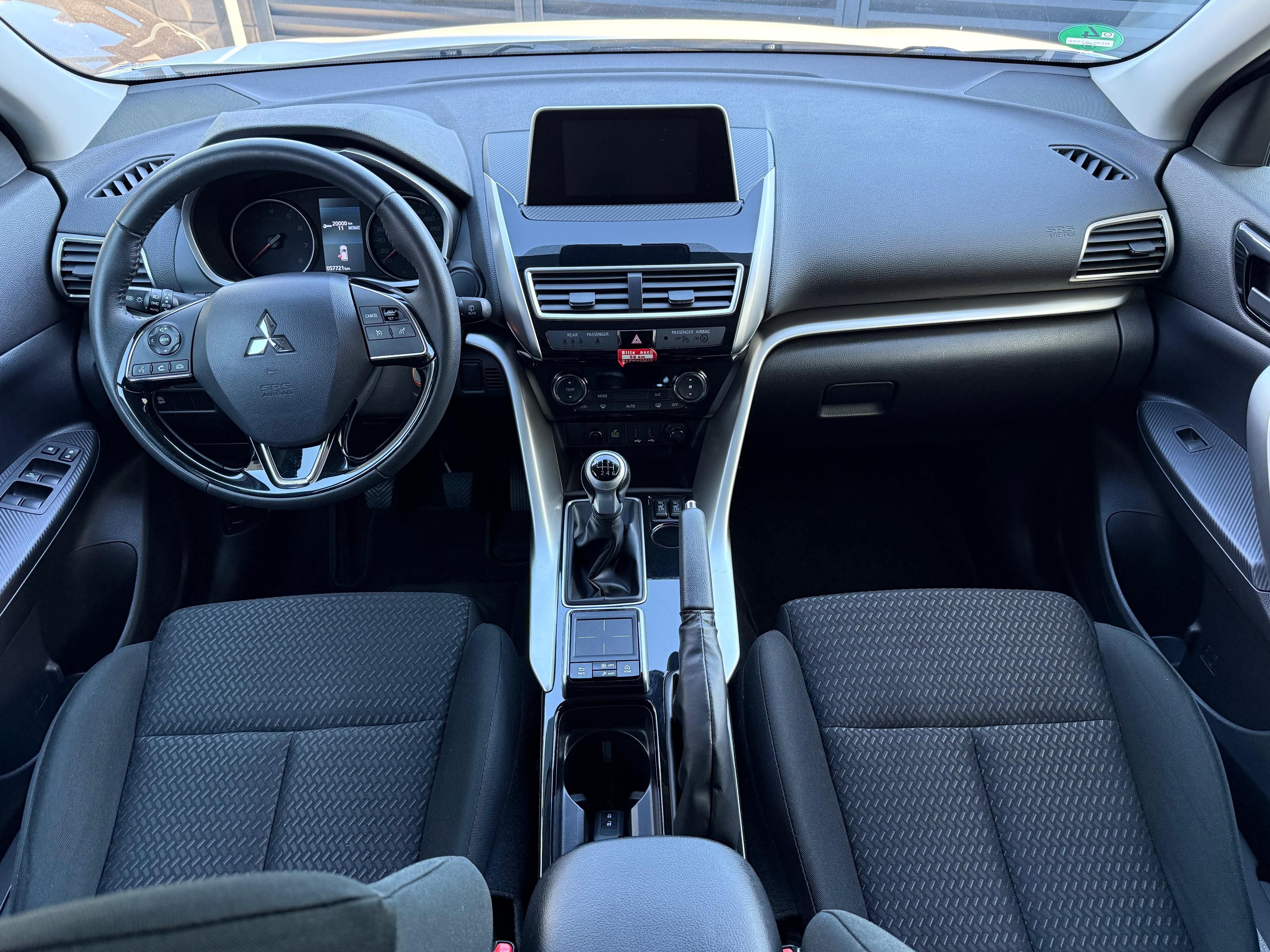 Mitsubishi Eclipse Cross, 1.5 Turbo 120kW,57.000km.1.maj - fotka 5