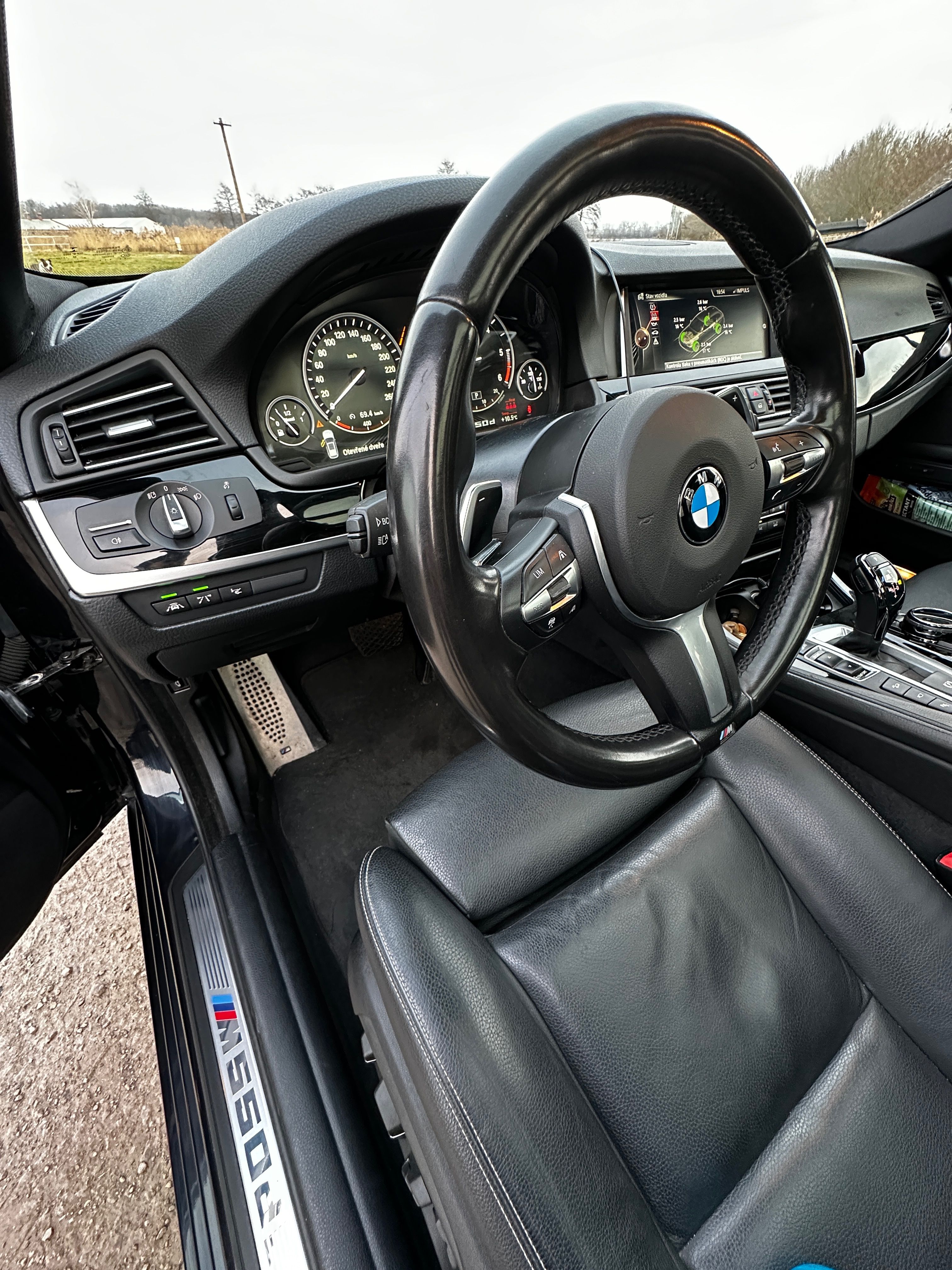 BMW Řada 5, BMW M550d Xdrive, 280kW, HeadU - fotka 6