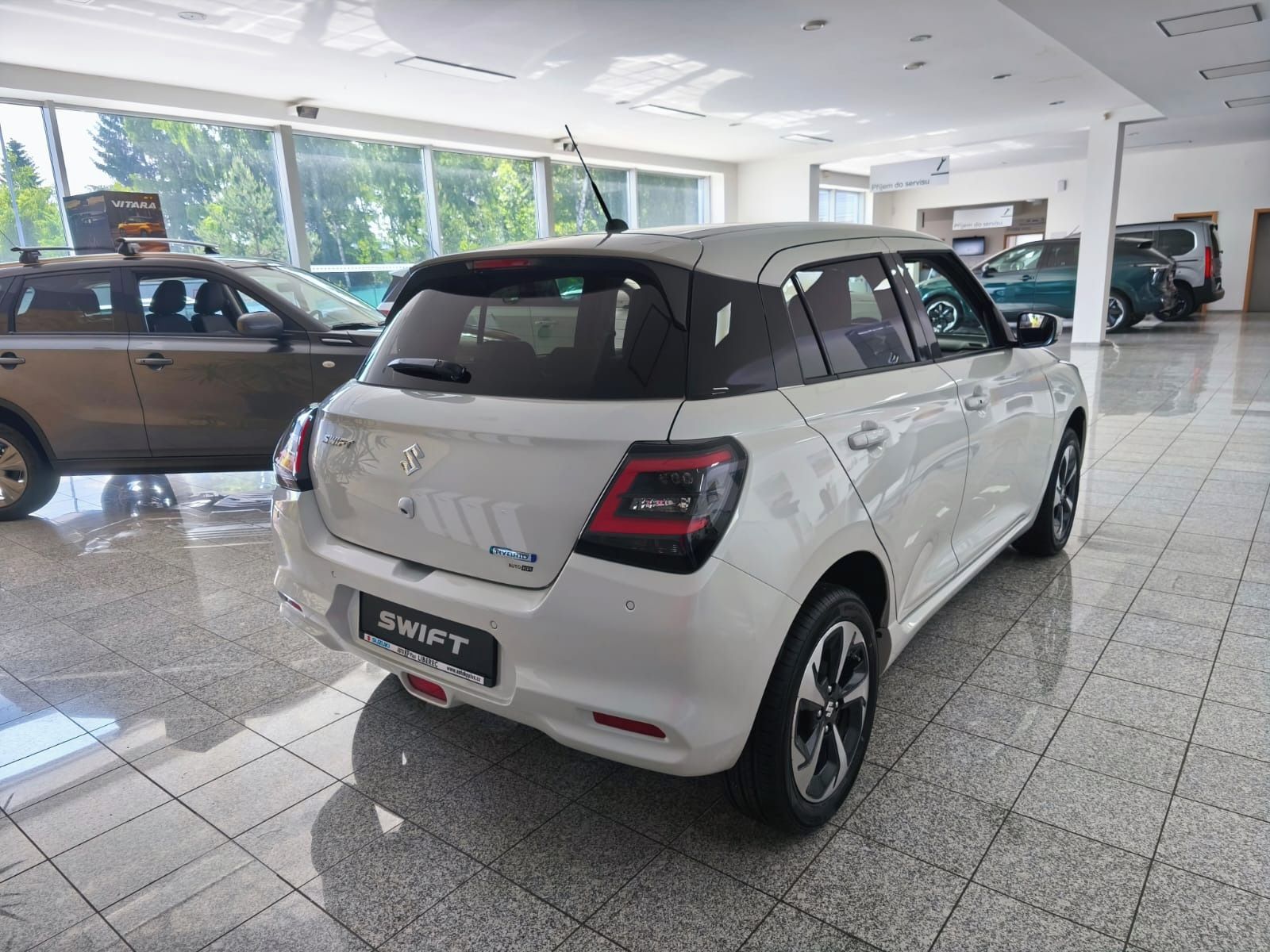 Suzuki Swift, 1,2 ELEGANCE + BONUS - fotka 2