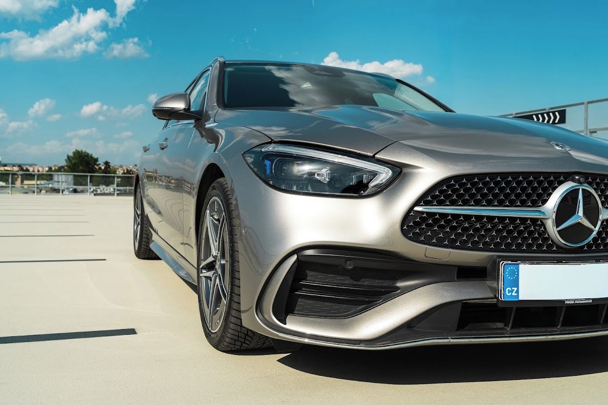 Mercedes-Benz Třídy C, C220d 4MATIC AMG - TOP STAV - fotka 4