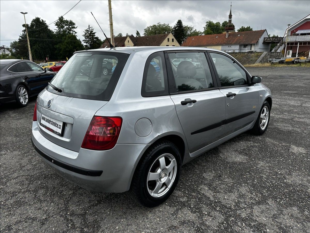 Fiat Stilo, 1,4 i - MÁLO KM - KLIMATIZACE - fotka 5