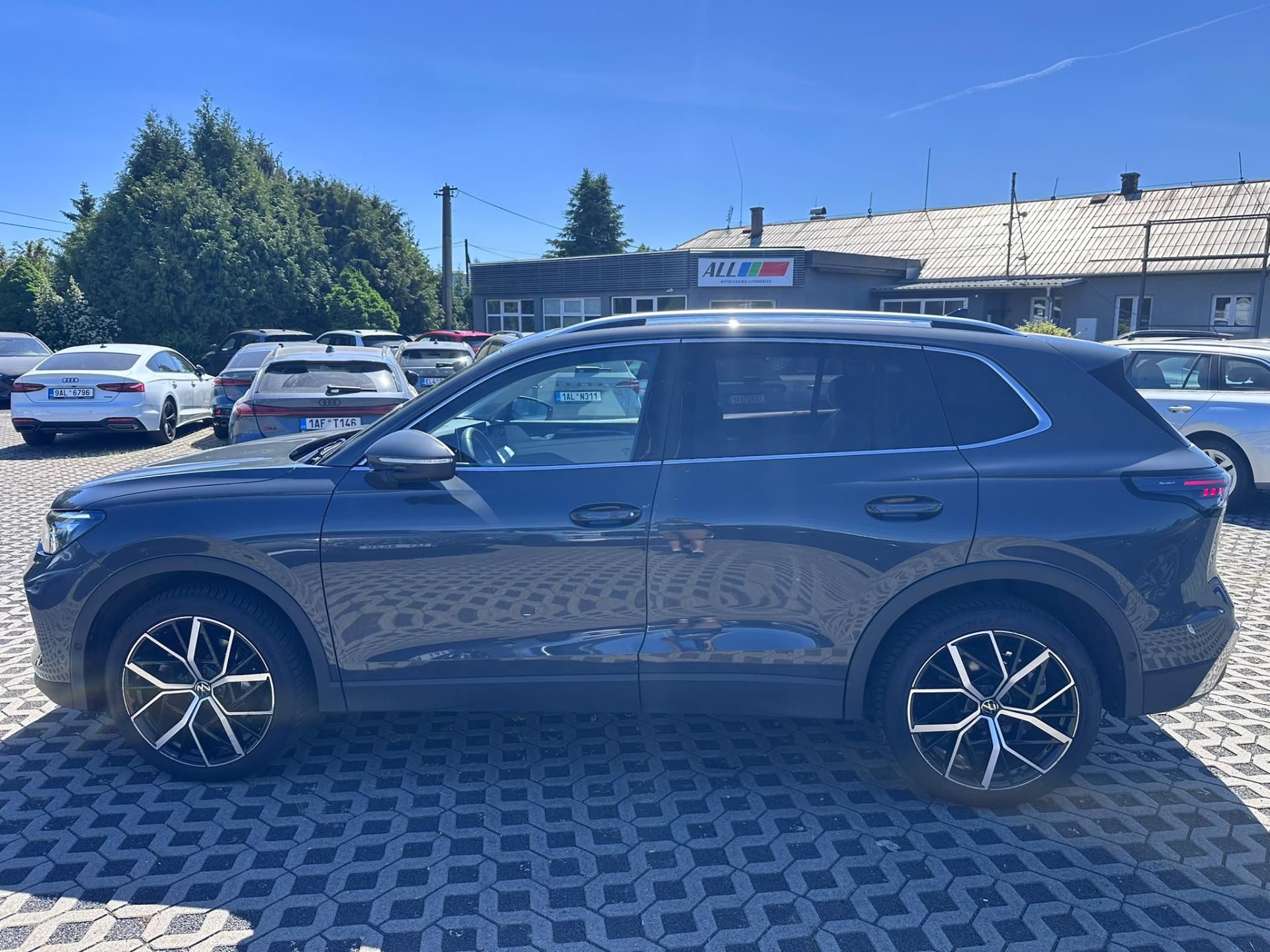 Volkswagen Tiguan, 2.0 TDI 4MOTION DSG Elegance - fotka 6