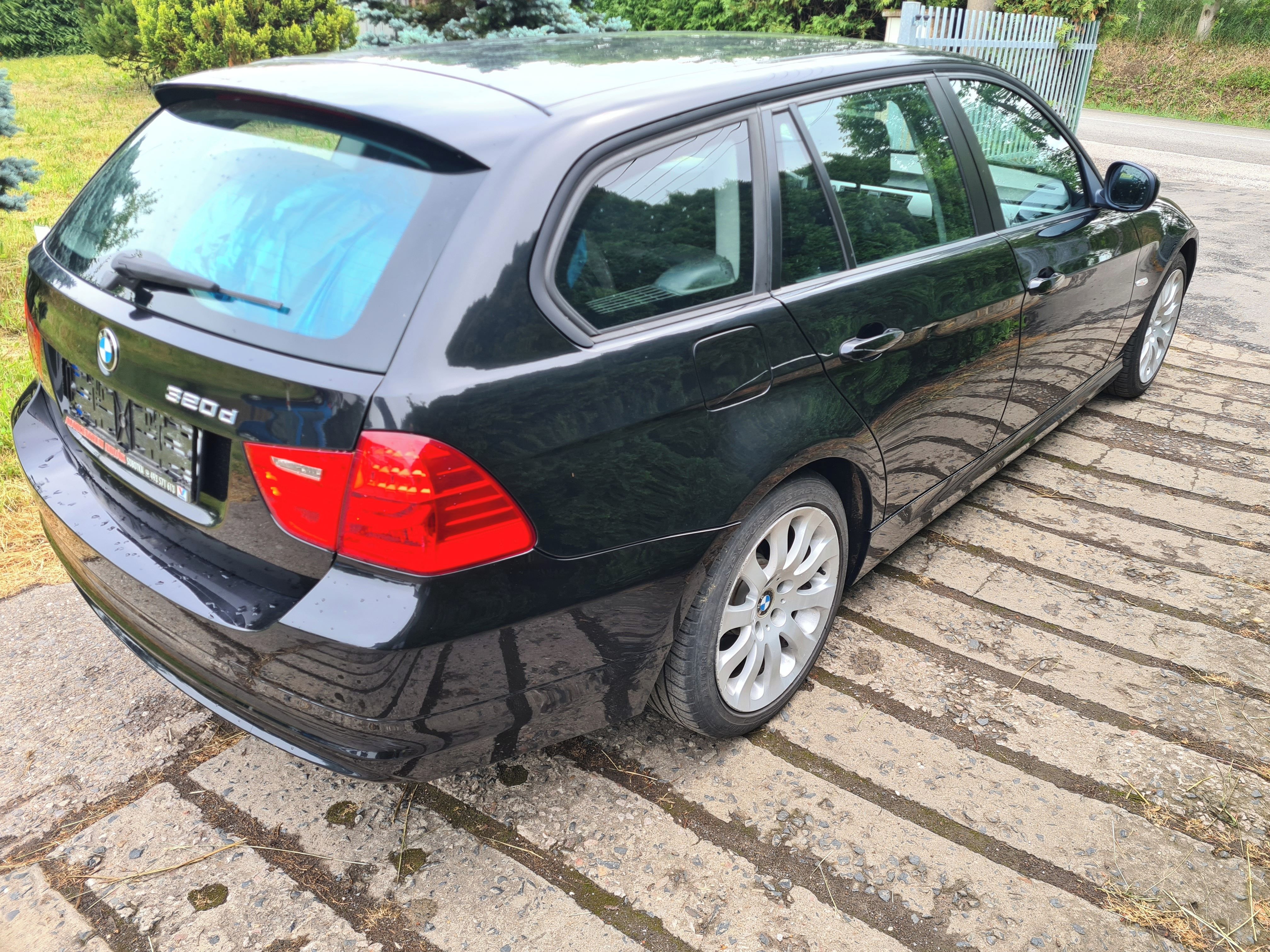 BMW Řada 3, 320d E91_130 kW Facelift - fotka 3