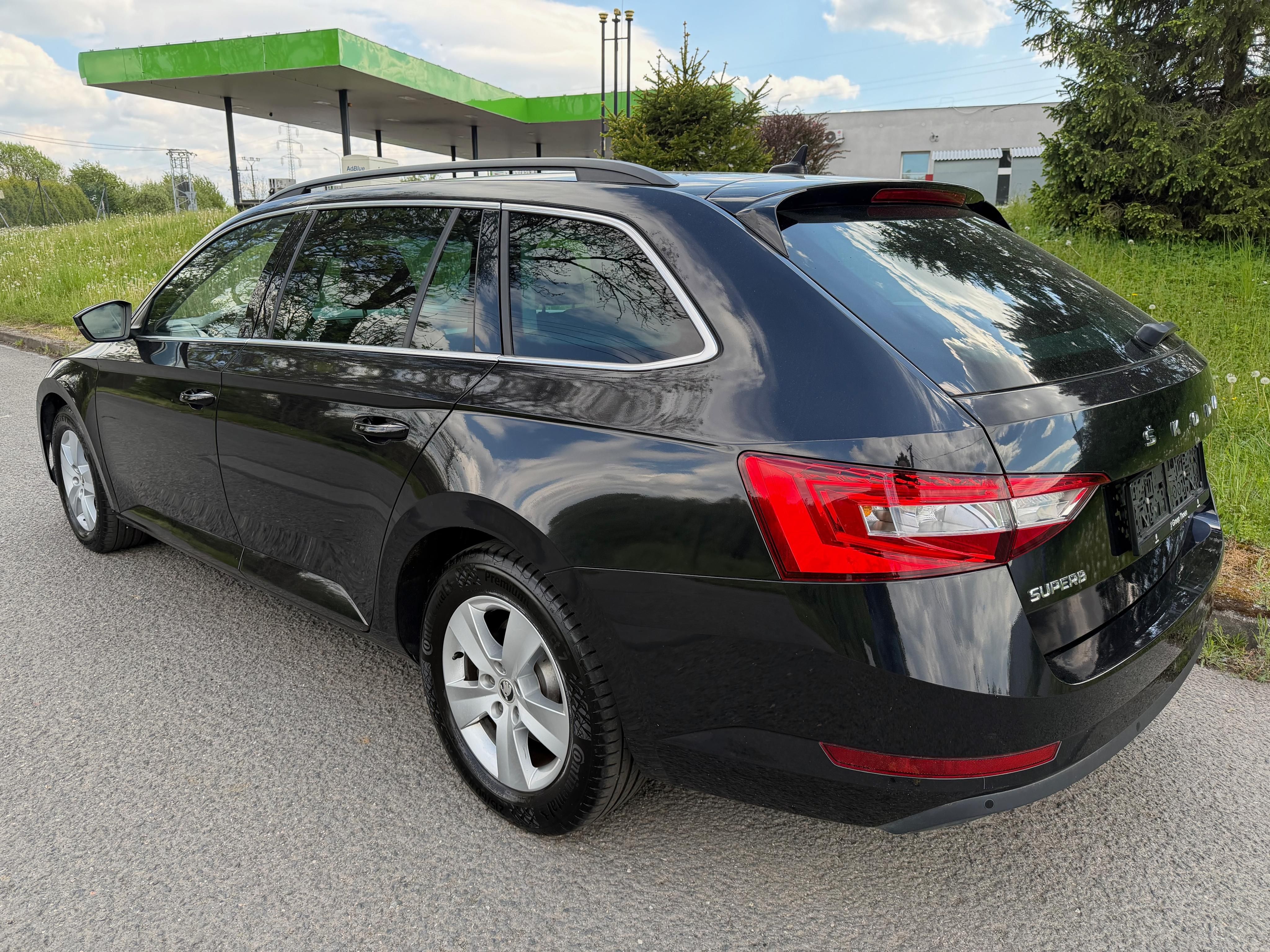 Škoda Superb, 2.0TDi 110kw DSG 1.maj - fotka 3