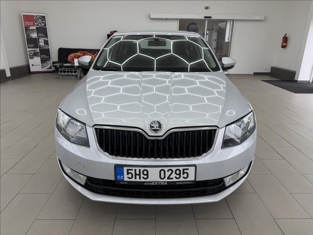 Škoda Octavia, 1,6 TDi,digiklima,vyhř.sed,tem - fotka 2