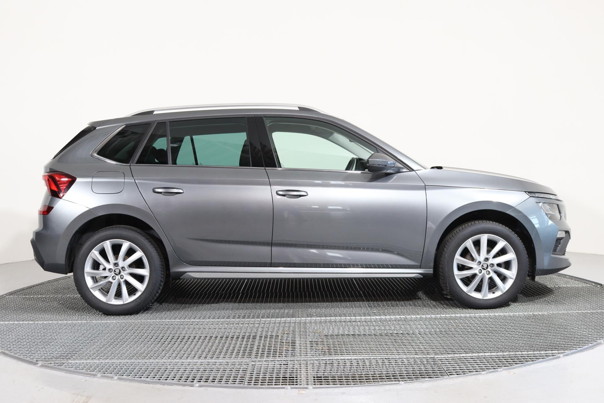 Škoda Kamiq, TOP SELECTION 1,0 TSI 85 kW - fotka 3