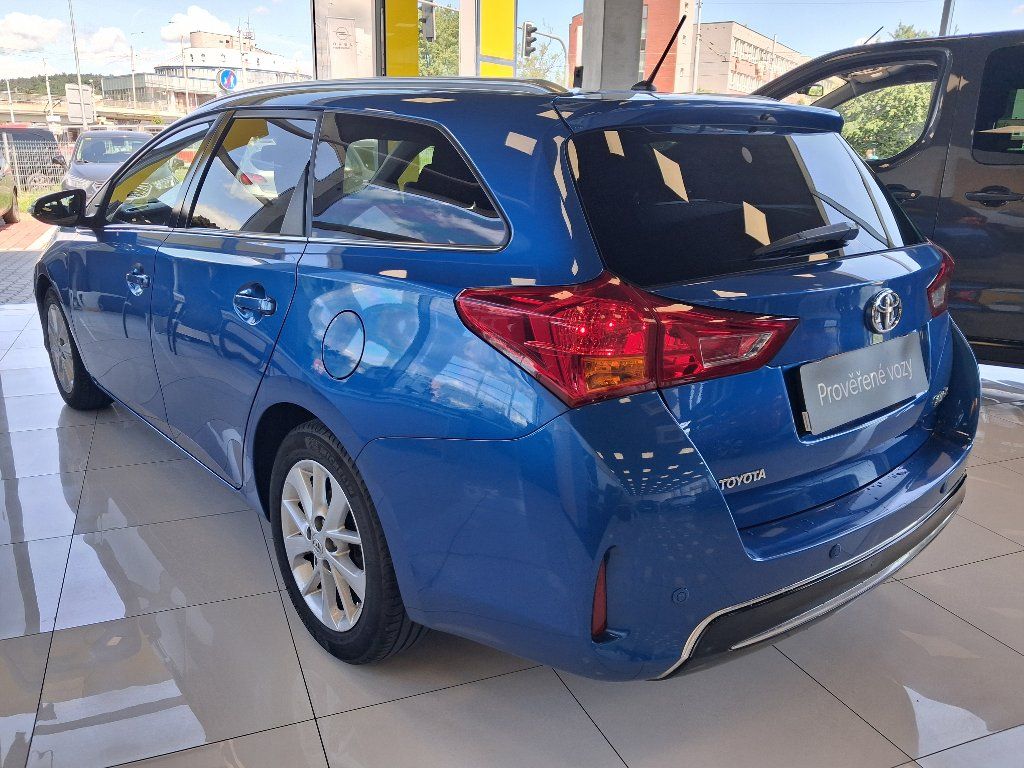 Toyota Auris, 1.6VVT-i 97kW 2013 - fotka 4