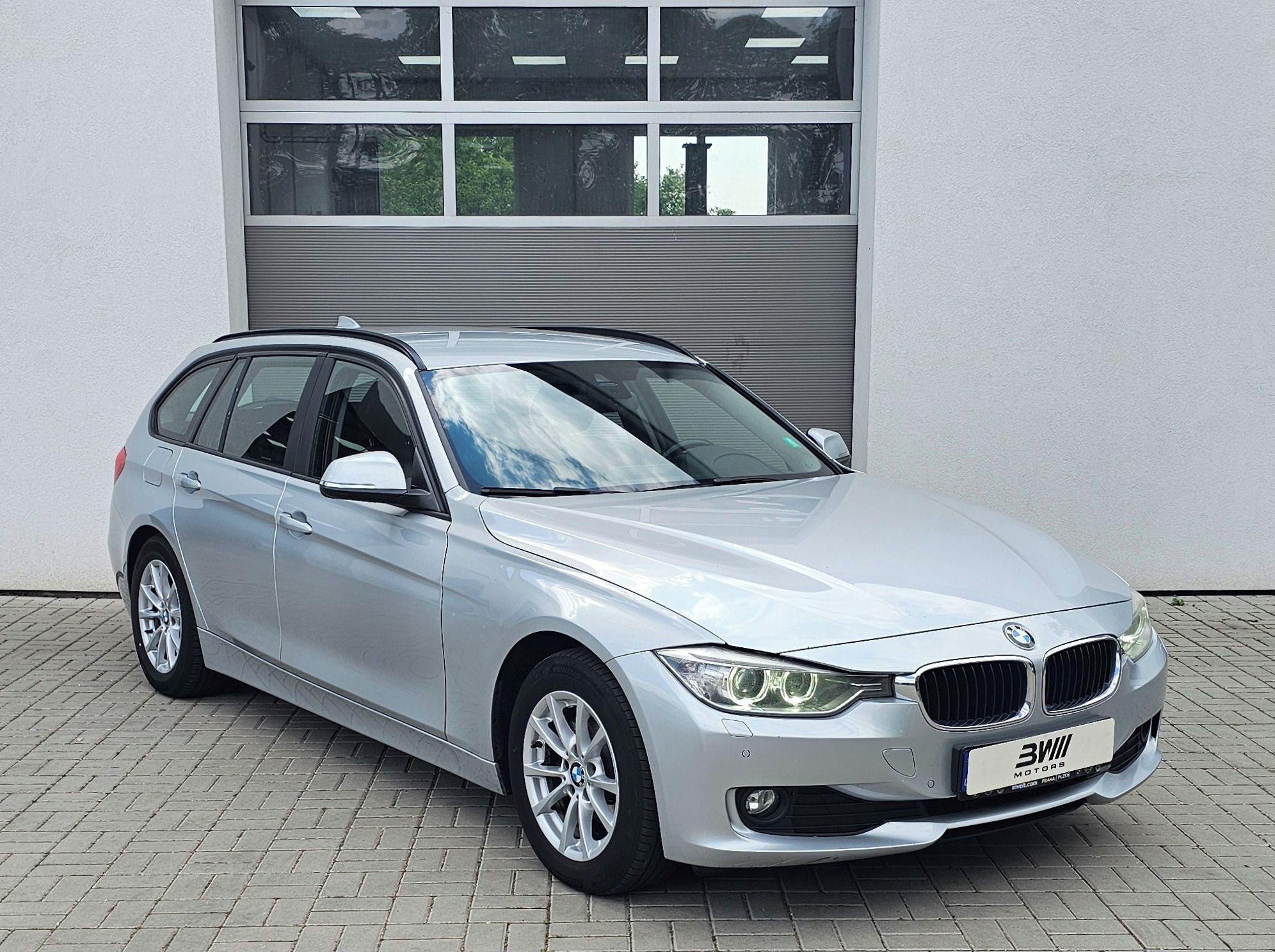 BMW Řada 3, 320d - fotka 6