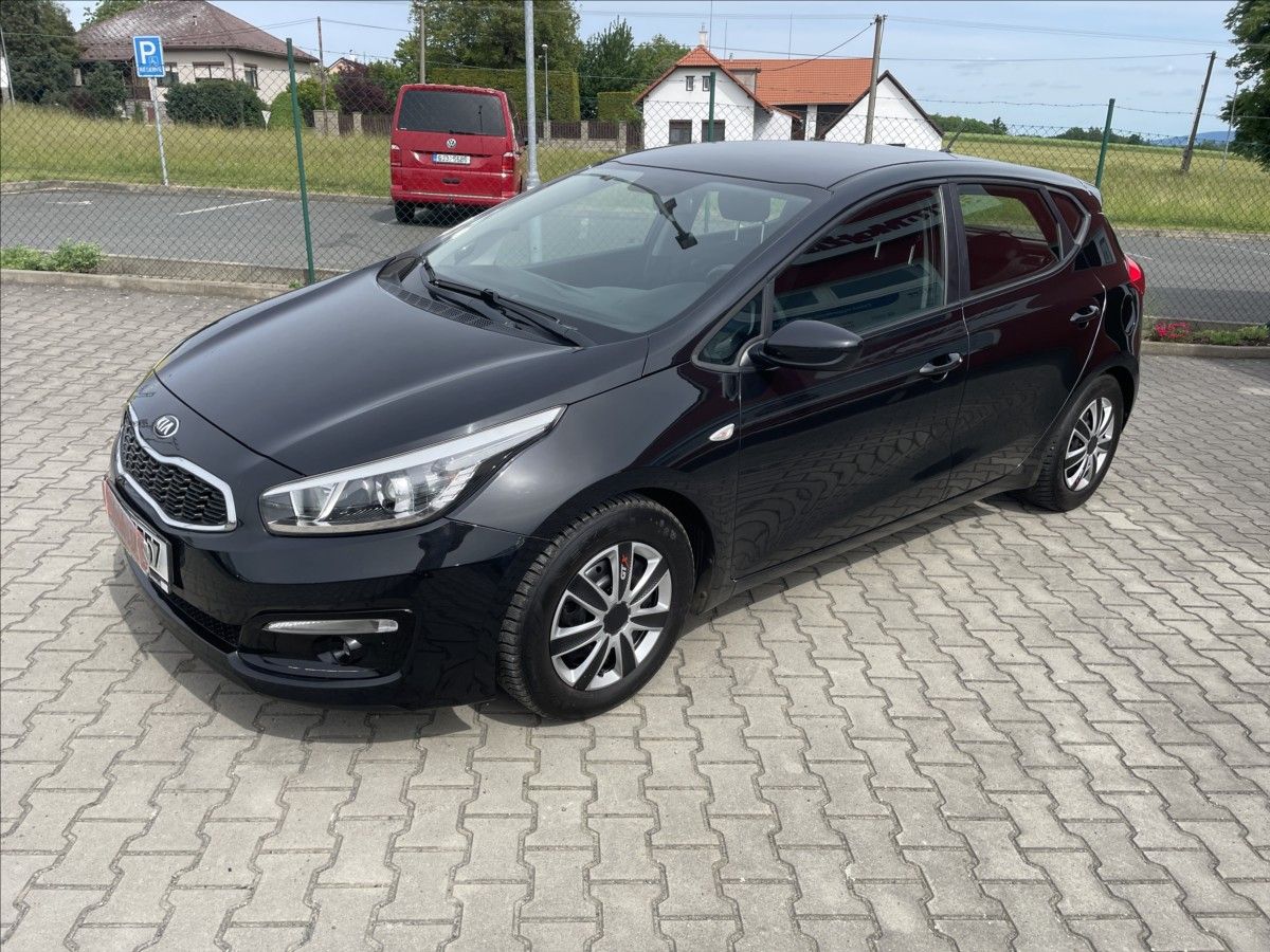 Kia Cee´d, 1,4 16V ČR PROVOZ 12/2017 SERV - fotka 4