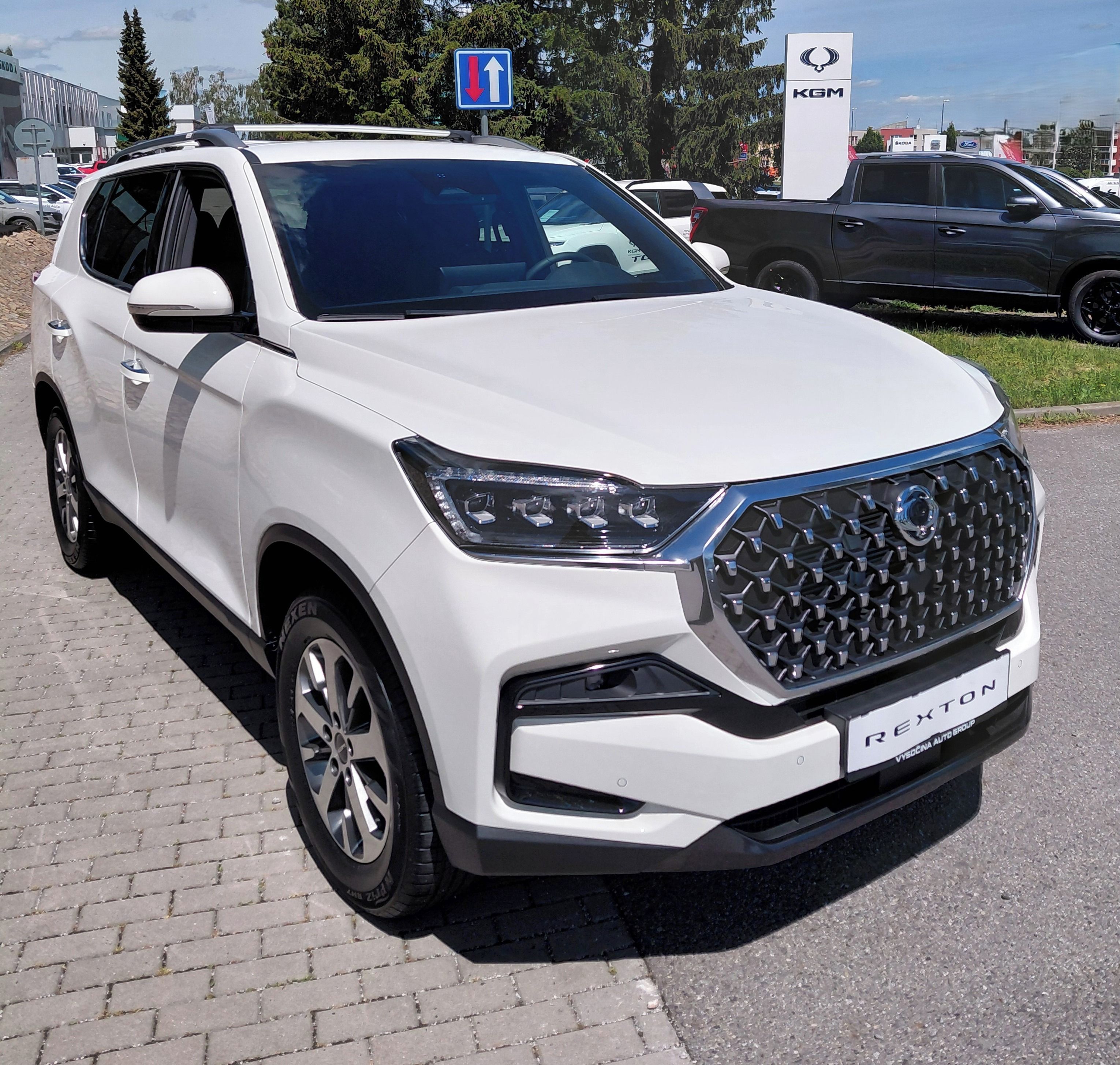 SsangYong Rexton, REXTON G4 2,2  CLUB 4WD 8AT - fotka 3