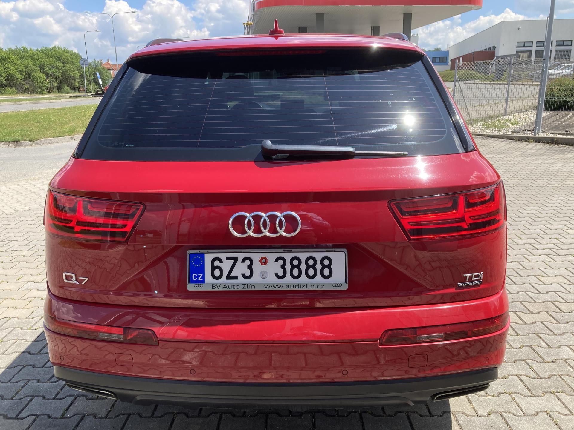 Audi Q7, 3.0 TDI quat, CZ, 1 maj, 7míst - fotka 4