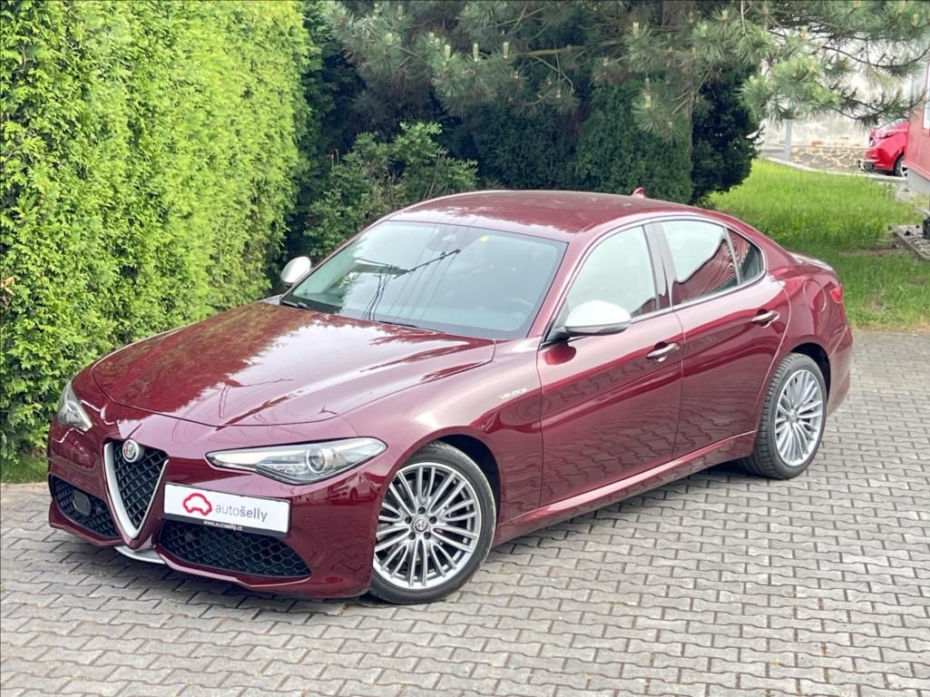 Alfa Romeo Giulia, 2,2 JTDm Q4 VELOCE AT8 H&K TOP
