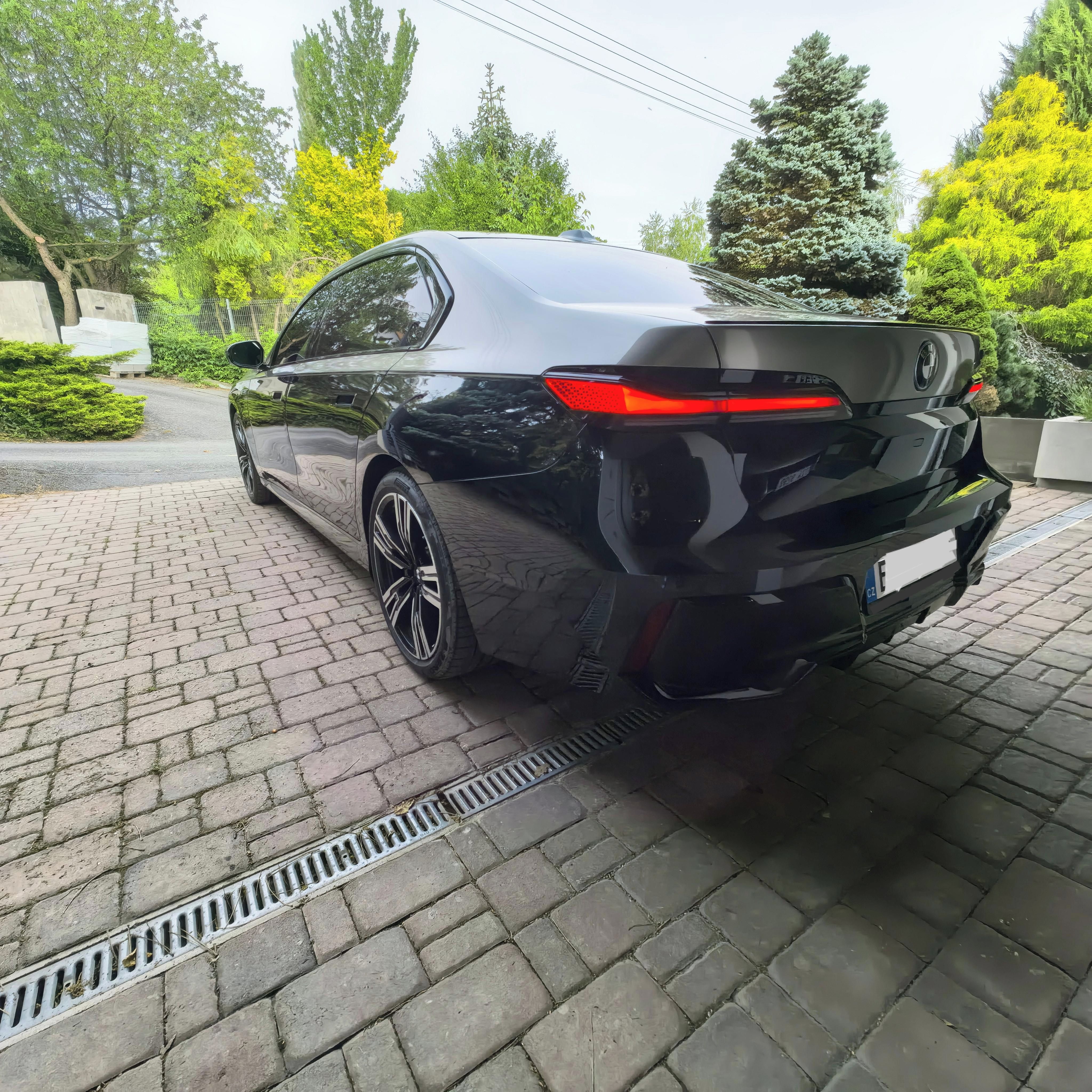 BMW i7, 760xdrive,2026,4980km,M,Carbon - fotka 6