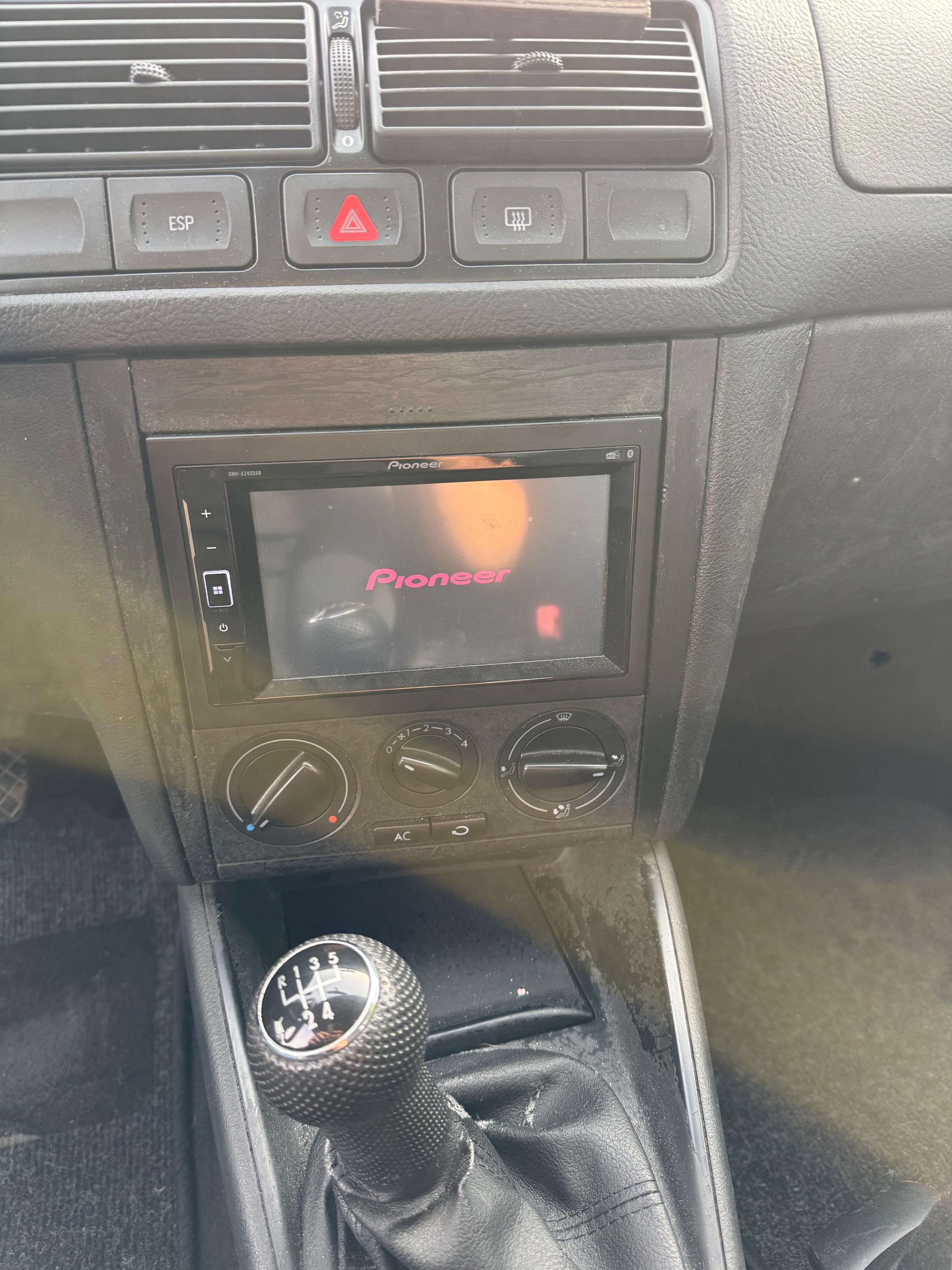 Volkswagen Golf, Zachovalý stav 1.4i - fotka 5