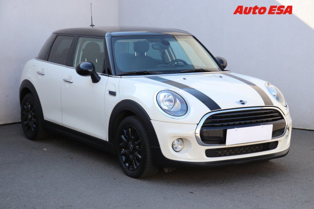 Mini Cooper, 1.5,navi,+ kola