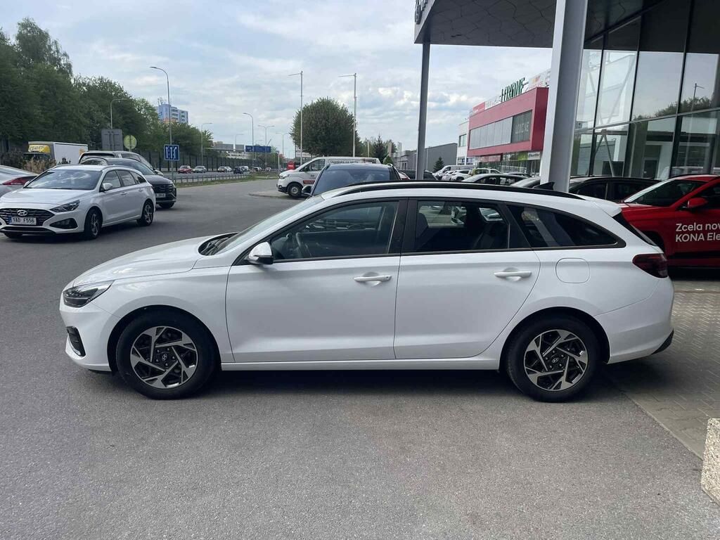 Hyundai i30, Smart 1.5 GDI 103 kW - fotka 6