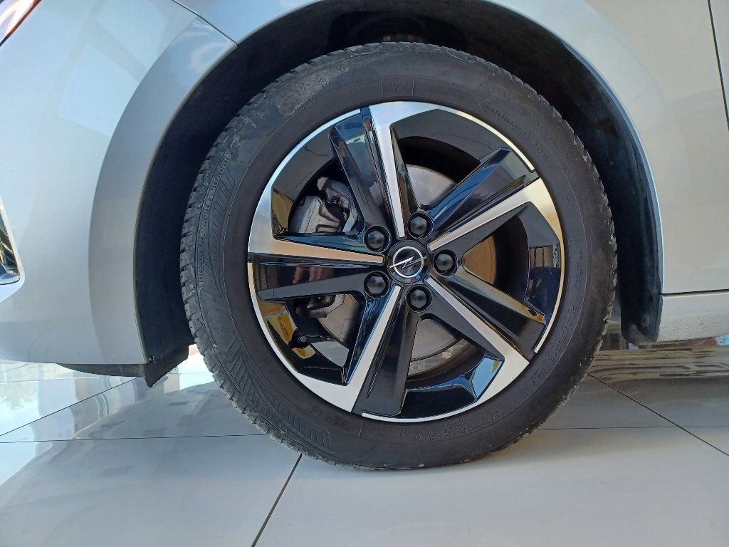 Opel Astra, GS 1,2 Turbo AT8 - fotka 5