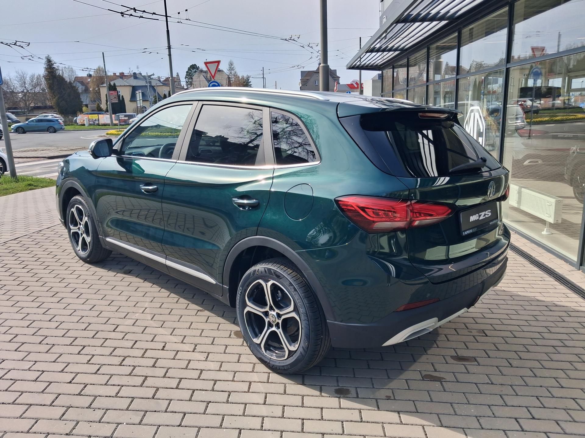 MG ZS, ELEGANCE 1.5 85kW 5MT - fotka 3