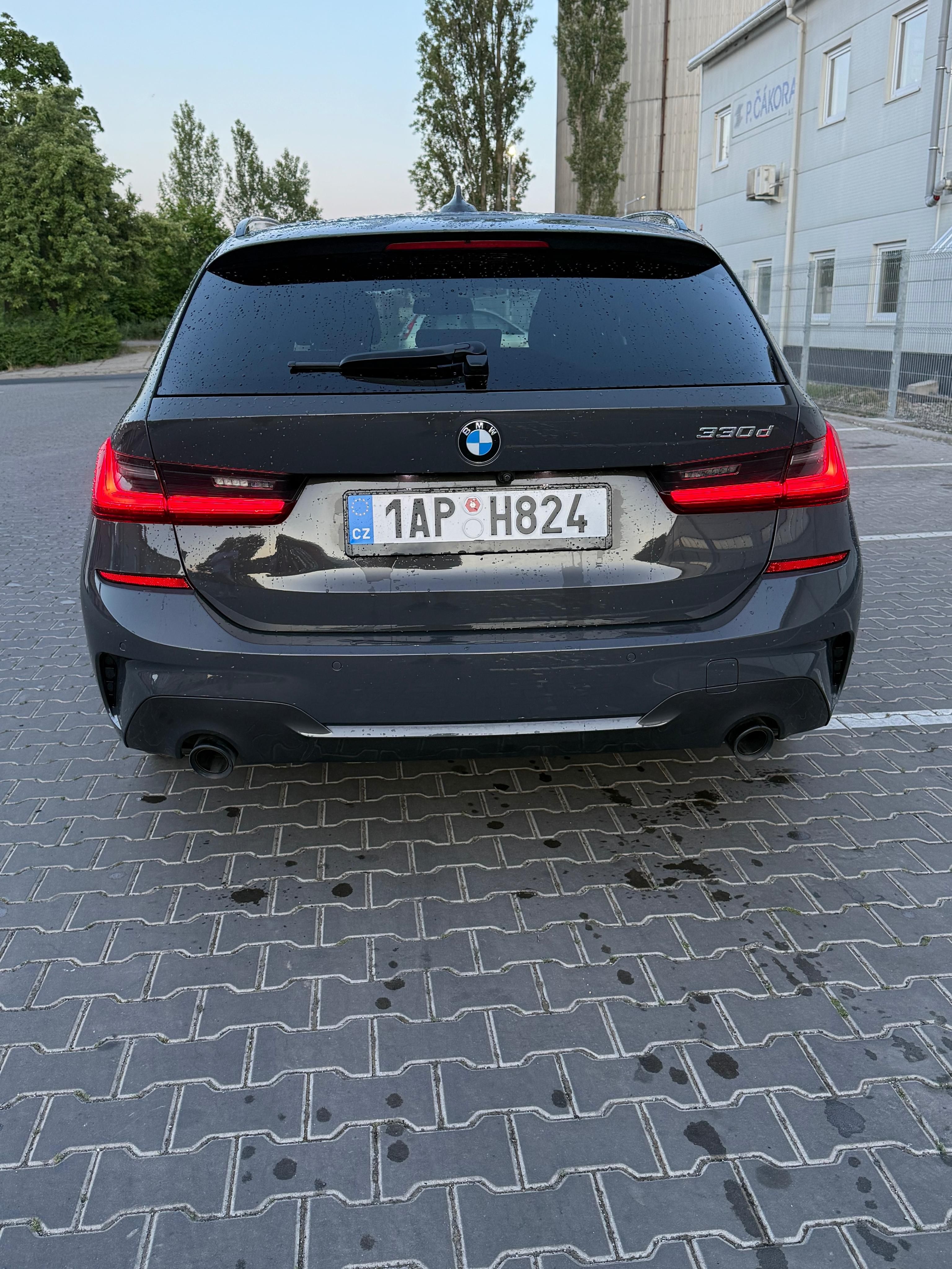 BMW Řada 3, BMW 330 D, M-Paket 210 kw - fotka 3