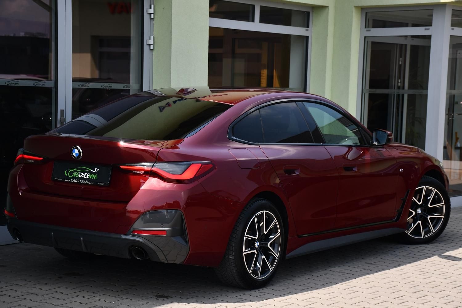 BMW Řada 4, 420d xDrive M-SPORT ČR 1.MAJ - fotka 4