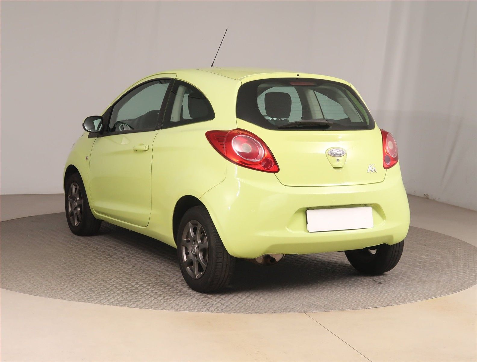 Ford Ka, 1.2 i, po STK, udržované - fotka 4