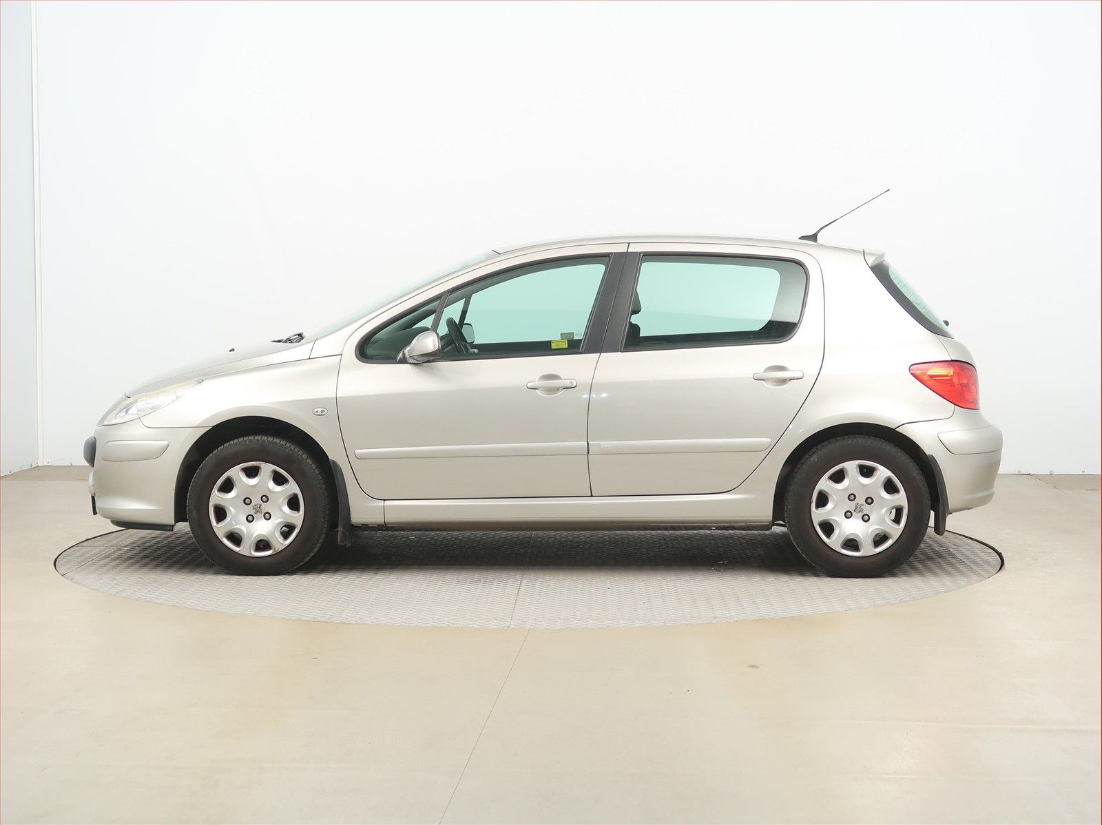 Peugeot 307, 1.4 16V, po STK, Tažné - fotka 3