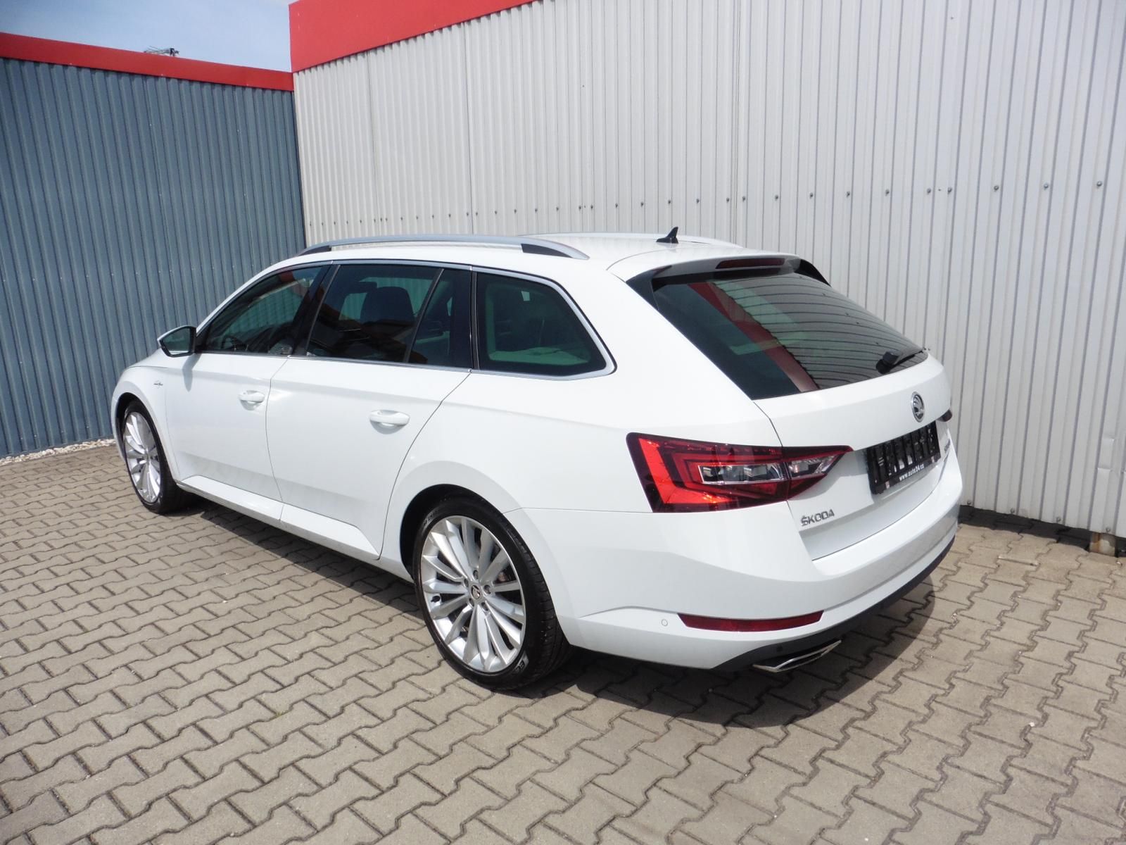 Škoda Superb, III Combi 2.0 TSi Laurin ... - fotka 3
