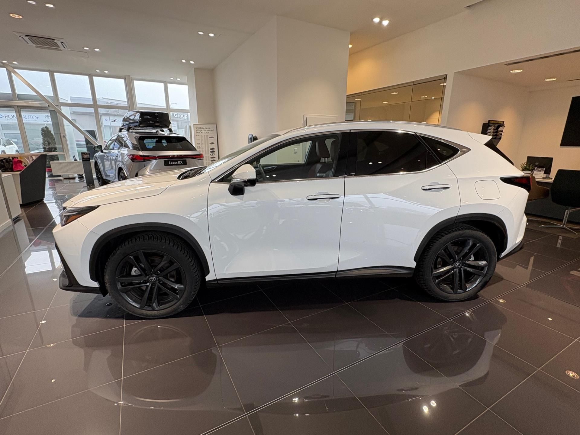 Lexus NX 350h, PRESTIGE 4x4 - fotka 4