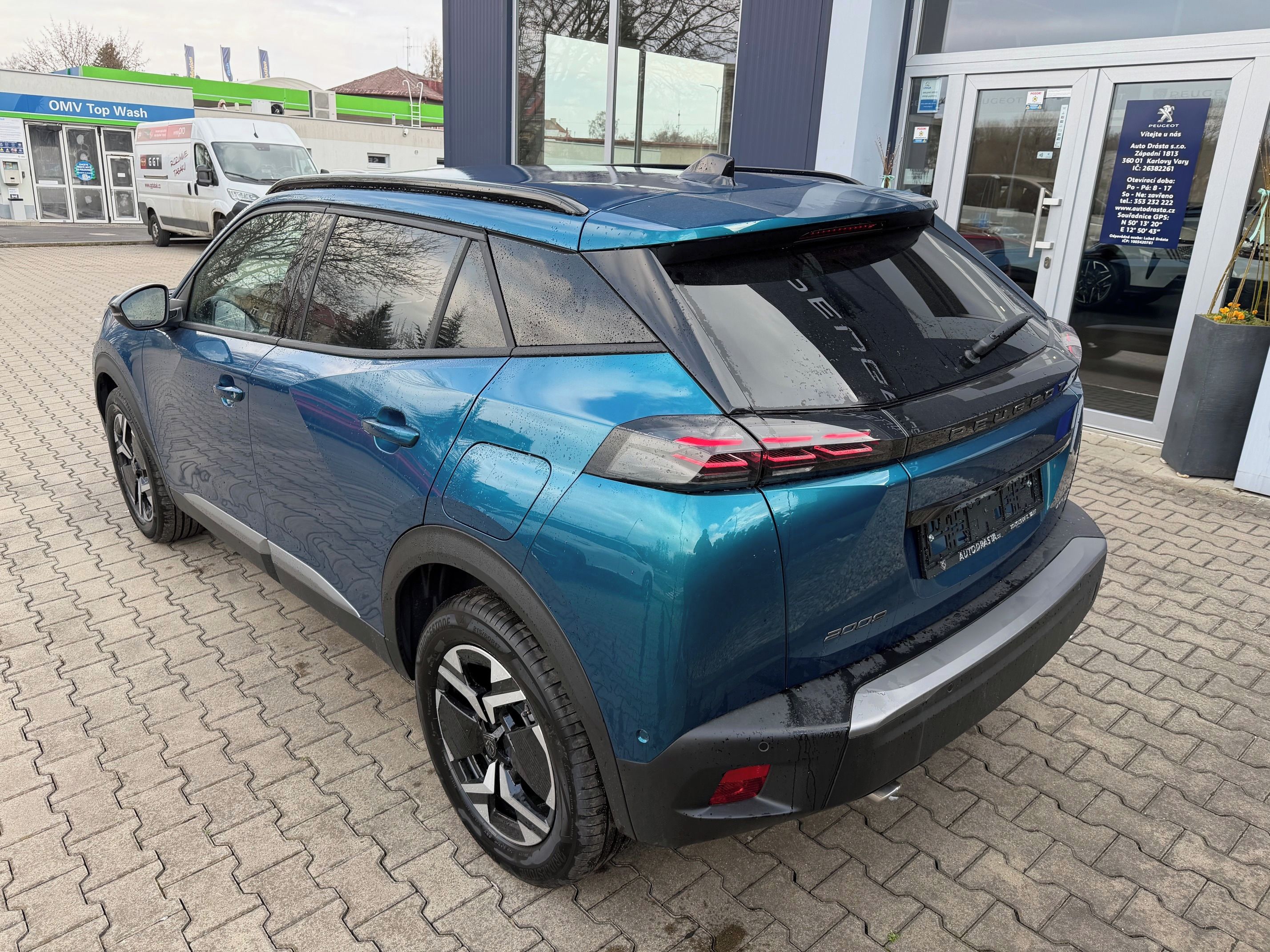 Peugeot 2008, ALLURE Hybrid 145 e-DCS6 - fotka 6
