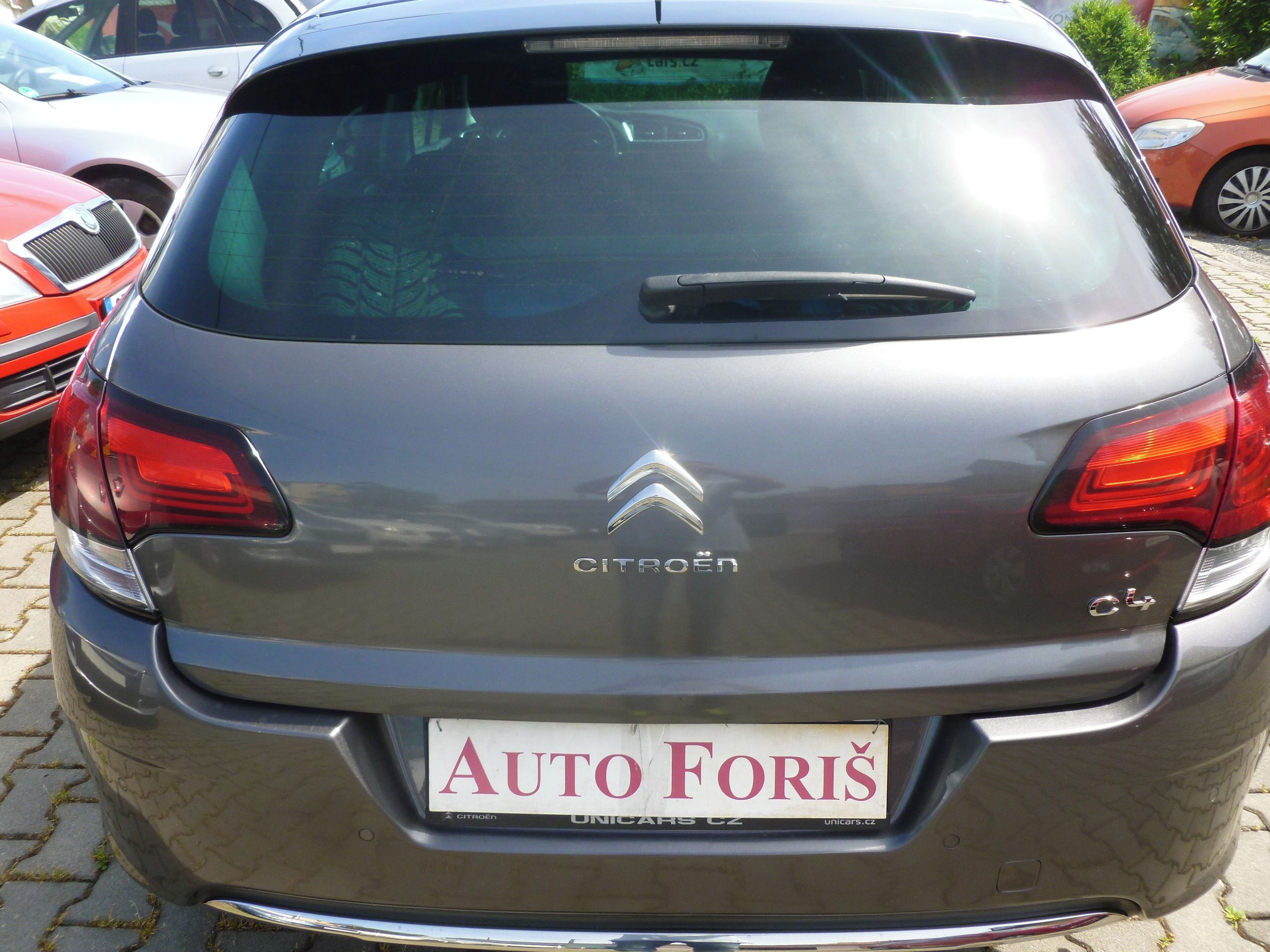 Citroën C4, 1,2 96 KW AUTOMAT TOP STAV - fotka 5