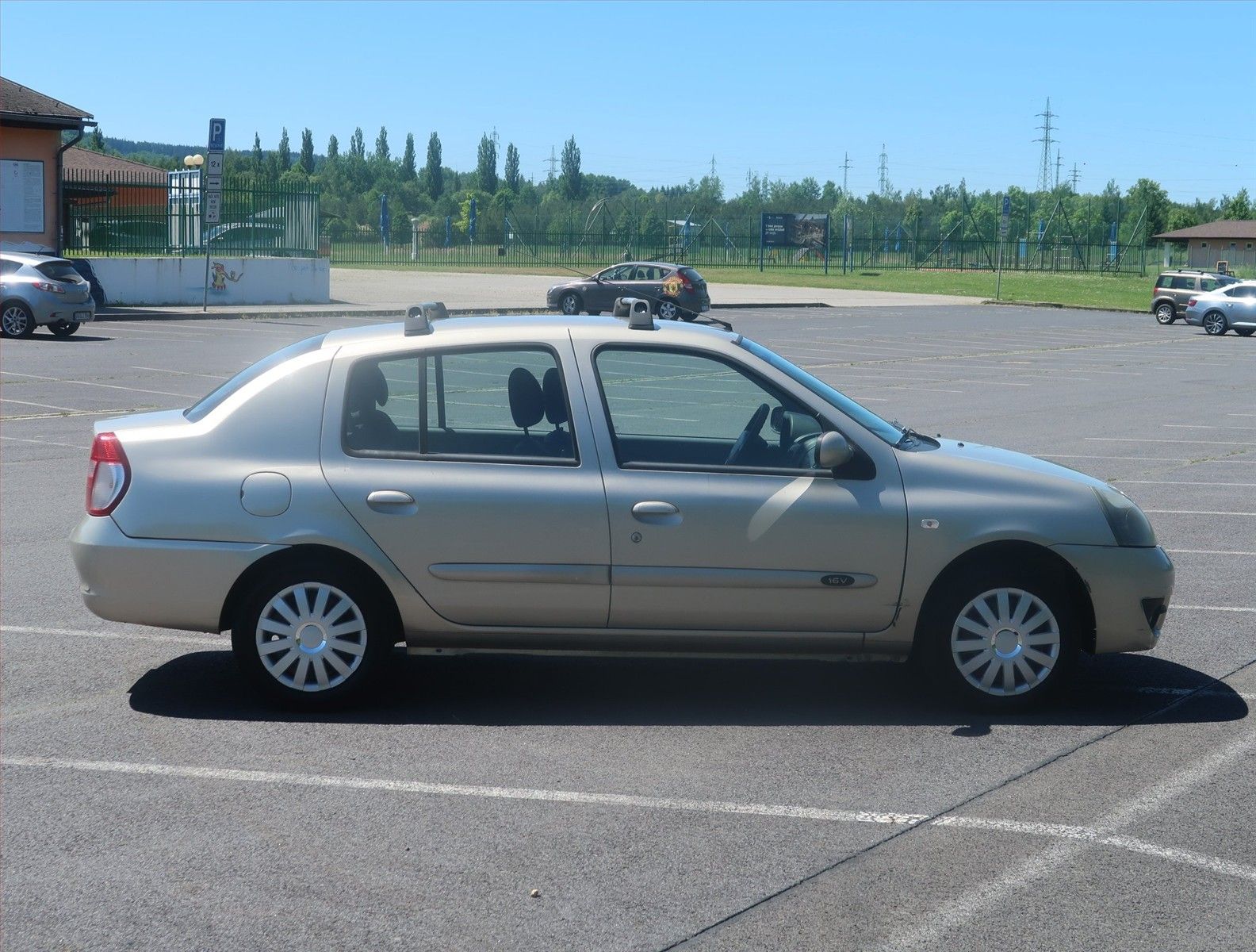 Renault Thalia, 1.2 16V, po STK, Klima - fotka 6