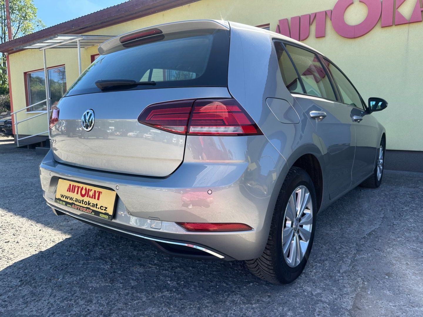 Volkswagen Golf, 1.0TSi 85kW/1MAJ/Serv.knih/TOP - fotka 3