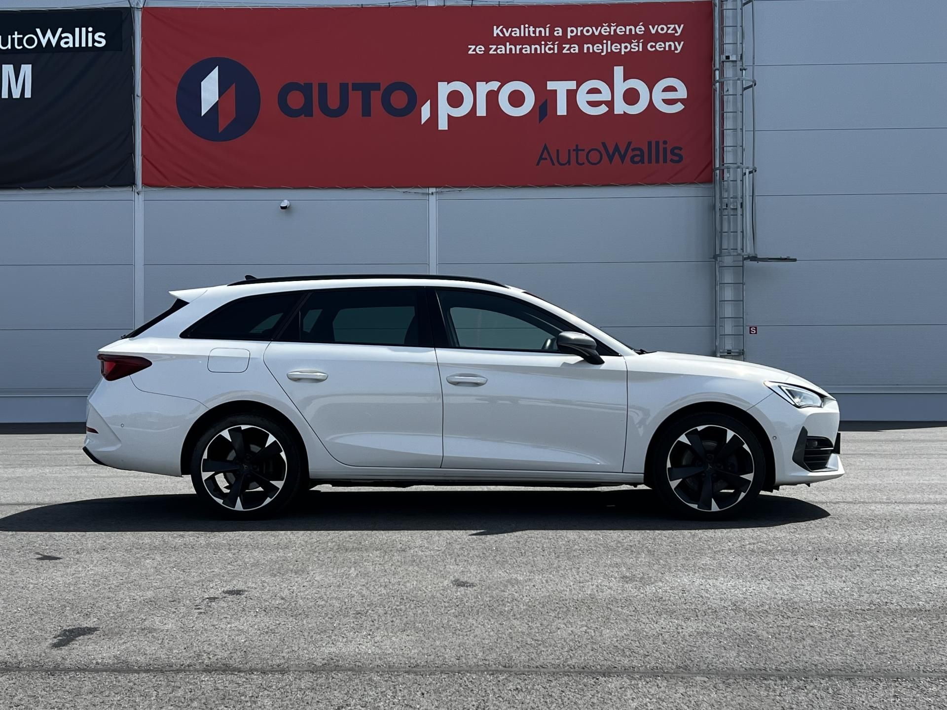 Cupra Leon, 1.5TSI e-Hybrid 150kW TZ DPH - fotka 3