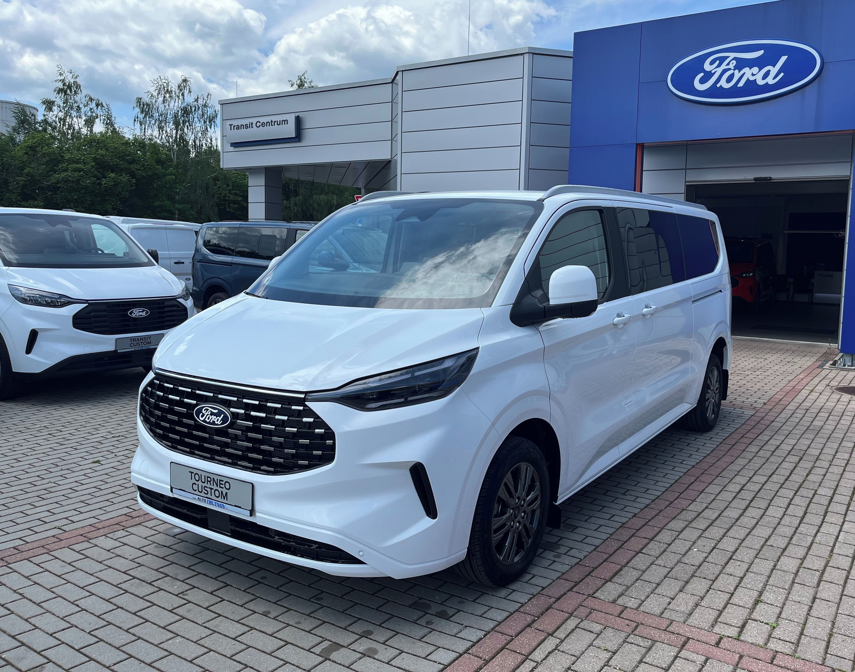 Ford Tourneo Custom, 2.0EcoBlue 125kW TitaniumL2AWD