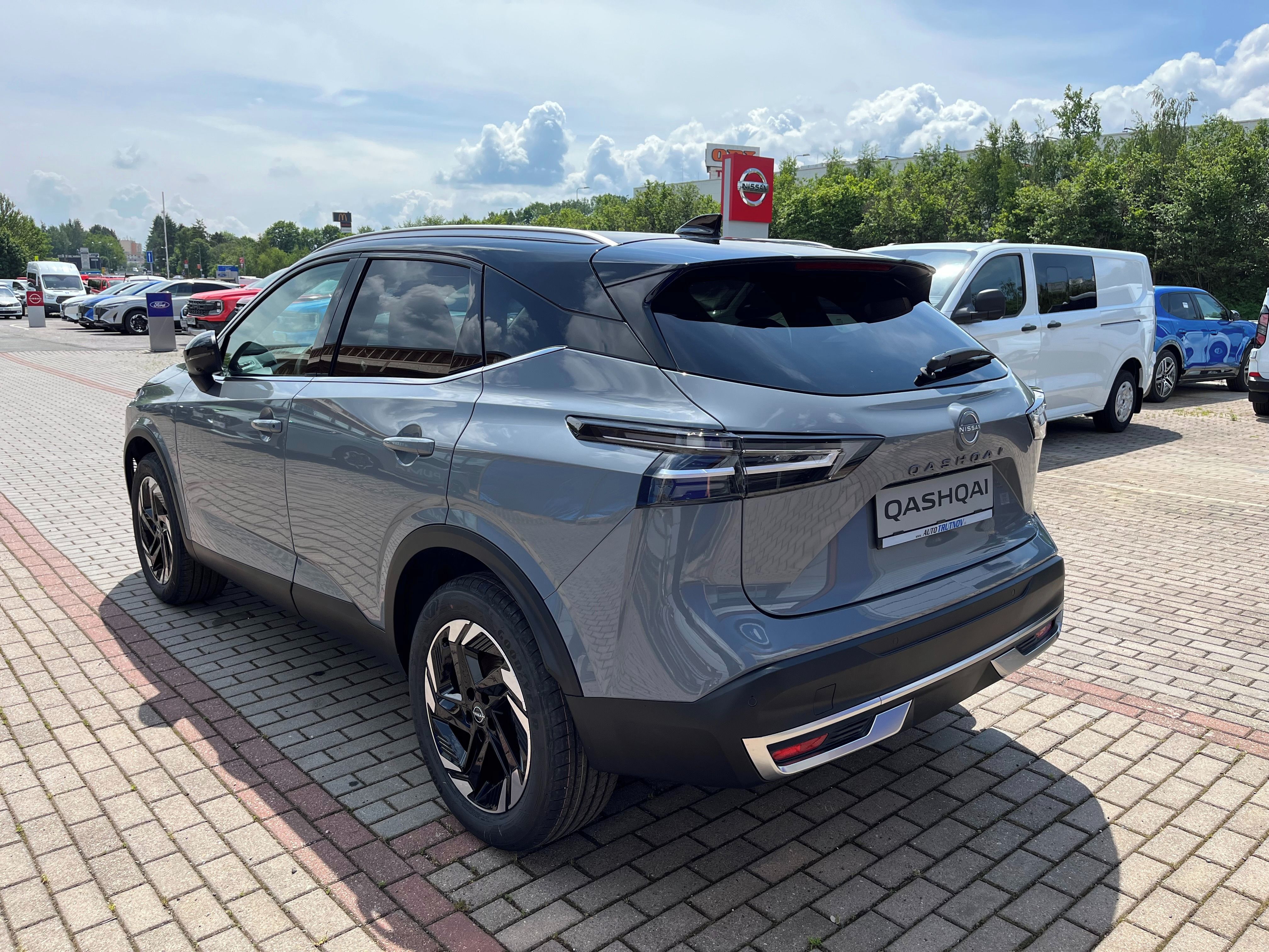 Nissan Qashqai, 1.3 DIG-T 103 kW N-Connecta - fotka 3