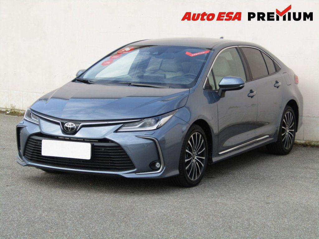 Toyota Corolla, 1.5,Comfort,navi,kamera - fotka 3