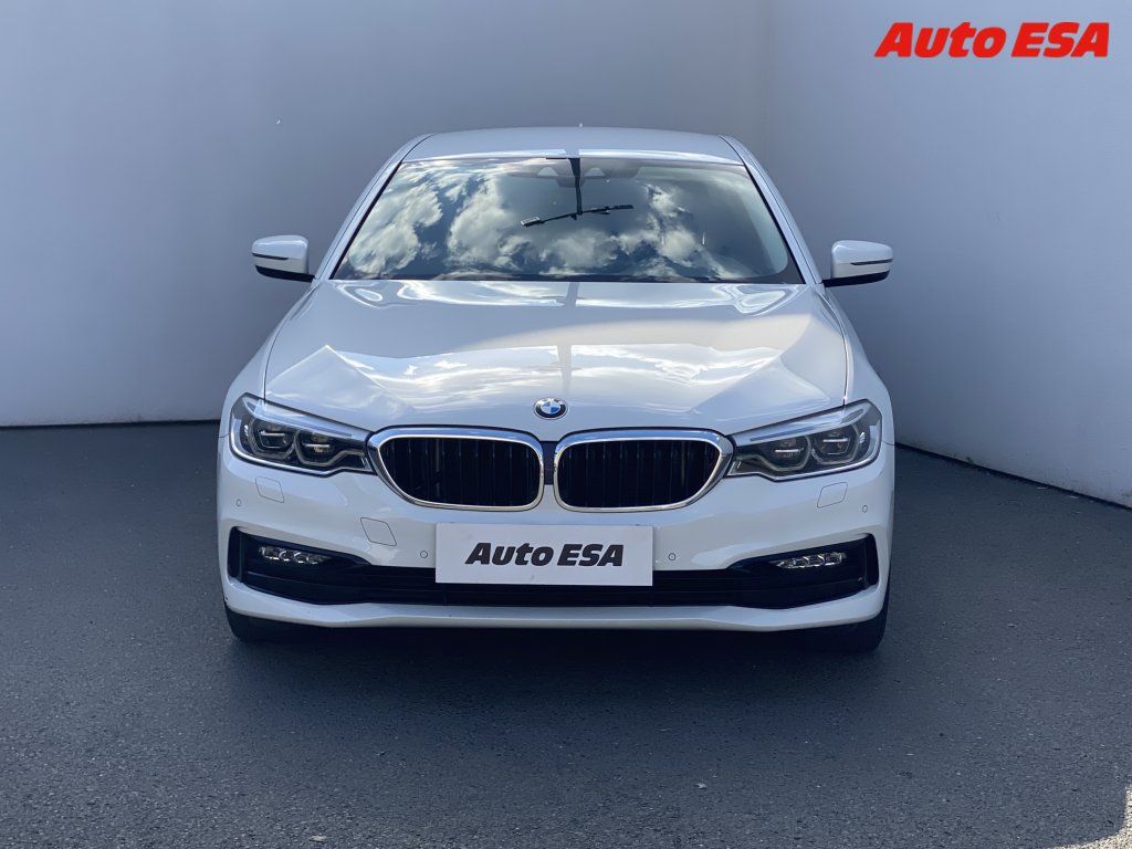 BMW Řada 5, 2.0d 520D - fotka 2