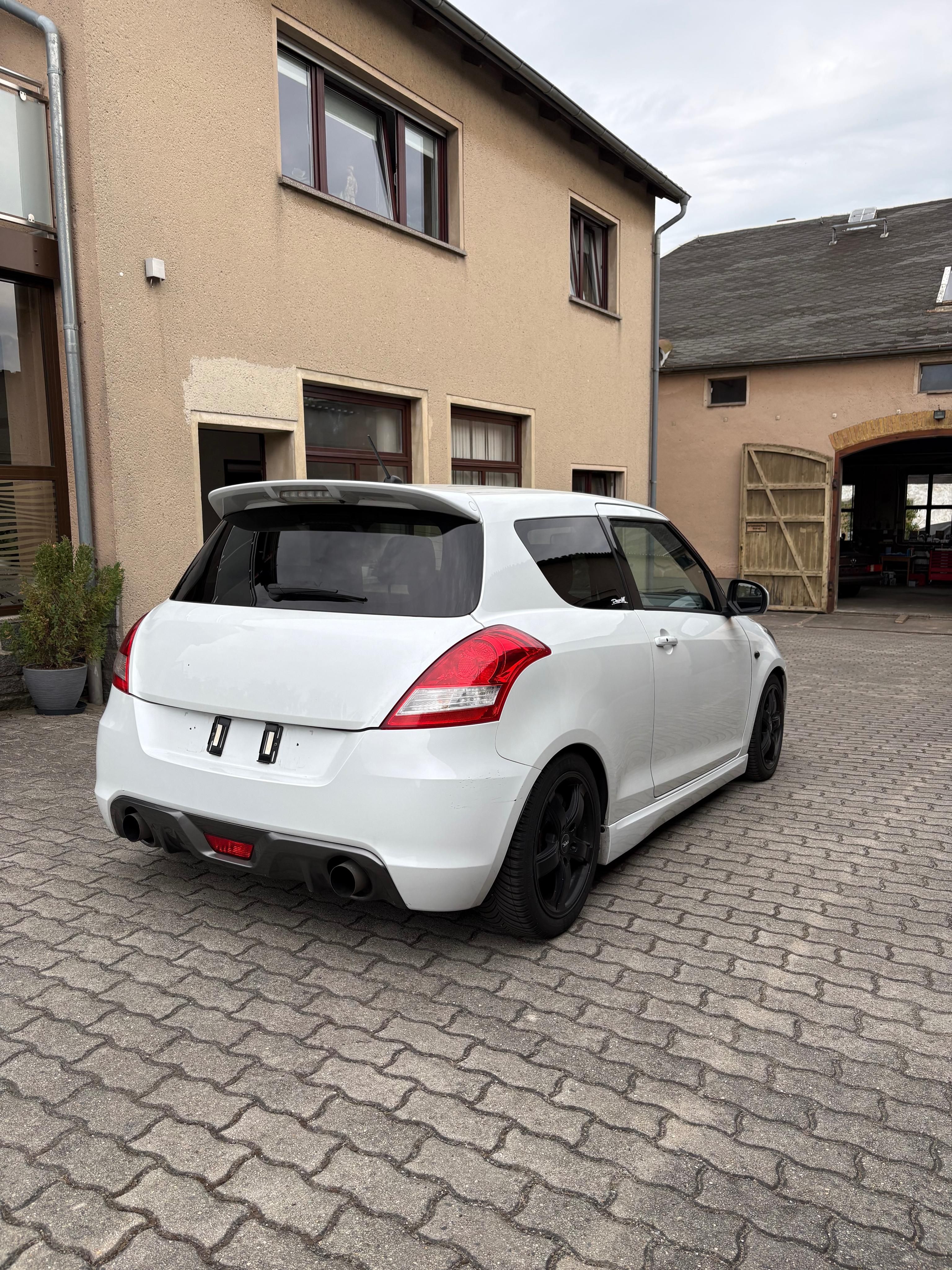 Suzuki Swift, Suzuki Swift Sport 1.6 100kw - fotka 5