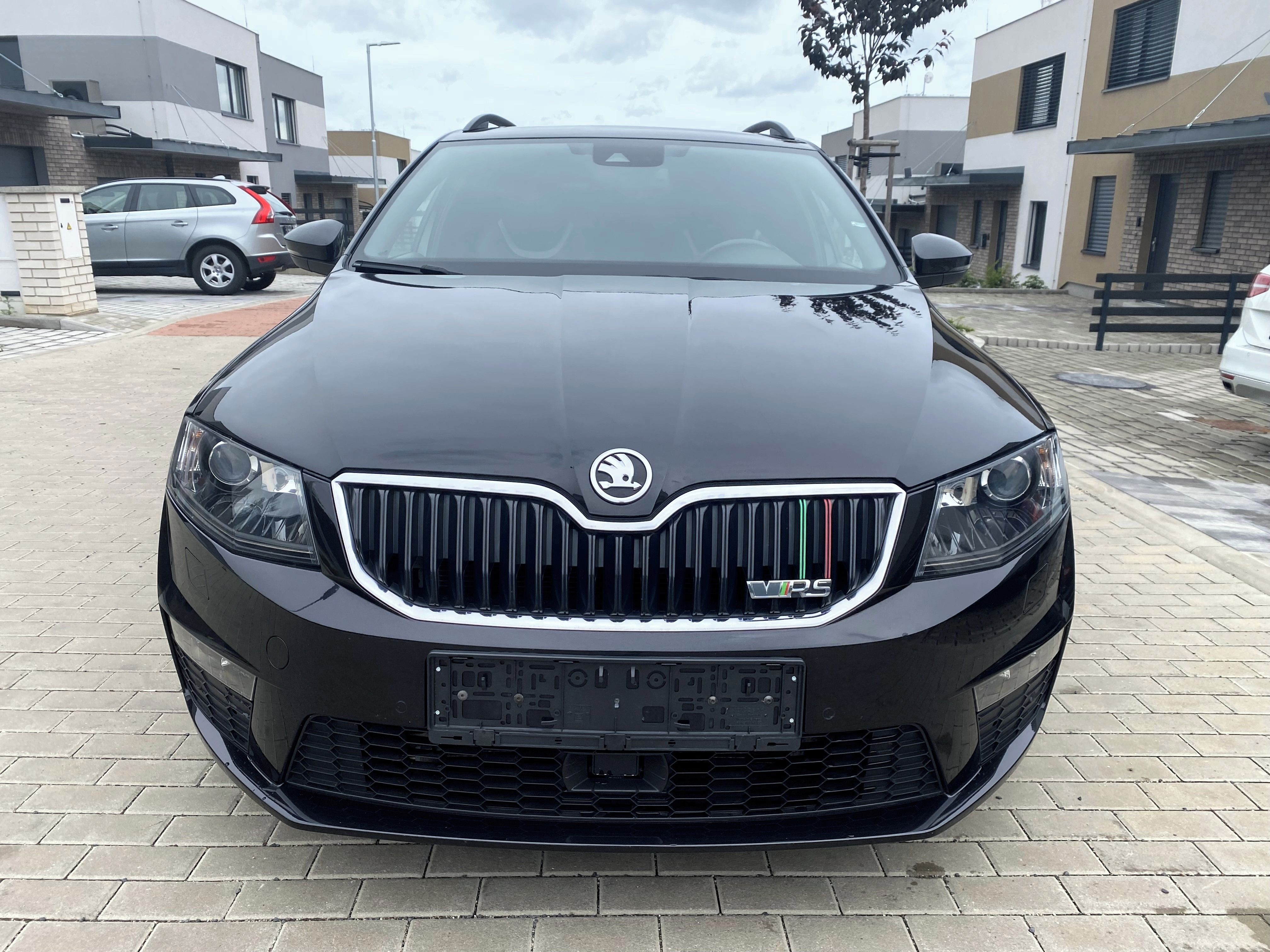 Škoda Octavia, RS, 2.0 TDI, 135 kW, DSG, 4x4 - fotka 4
