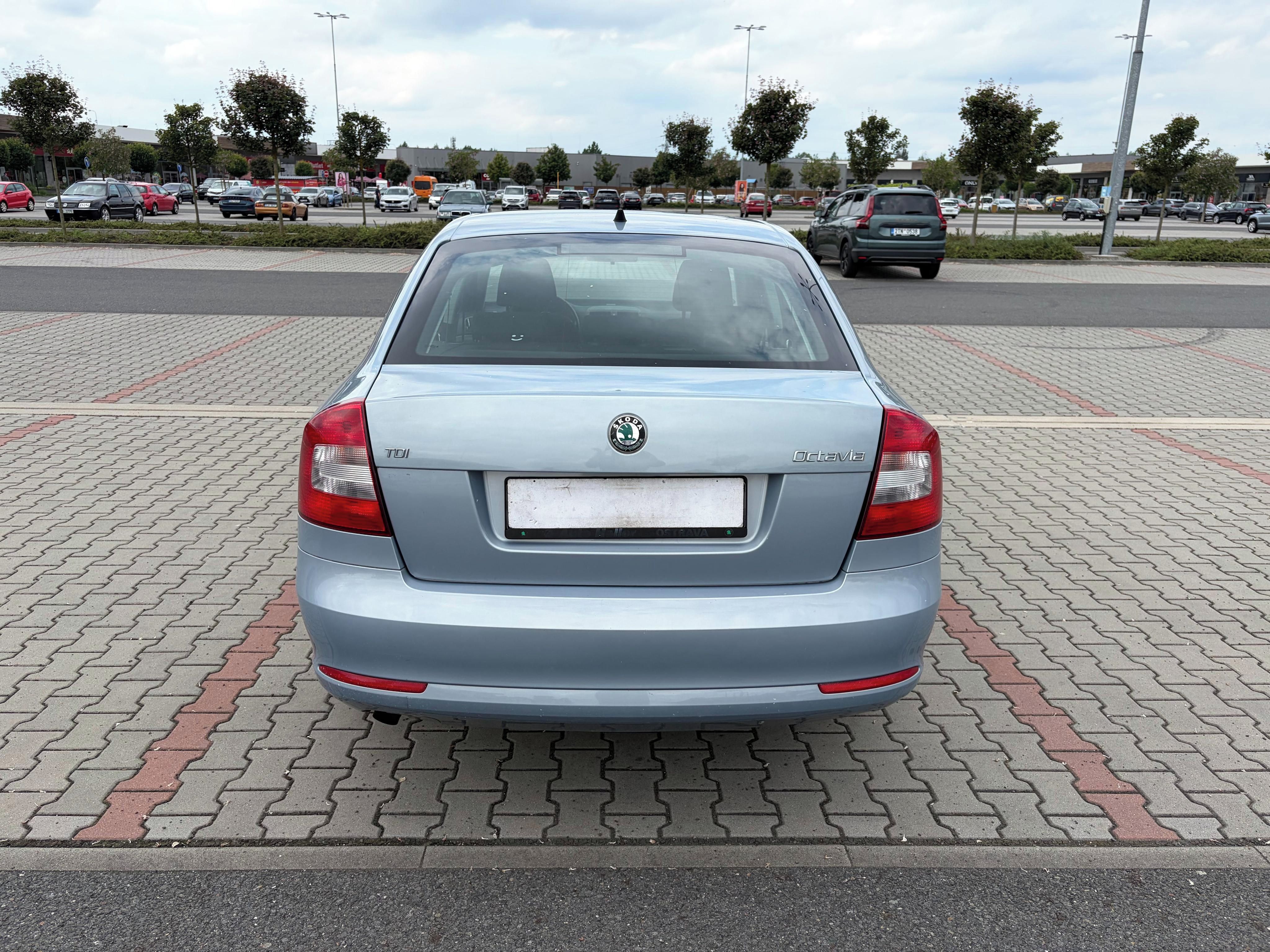 Škoda Octavia, II 1.6 TDi 77kw DSG ČR - fotka 4