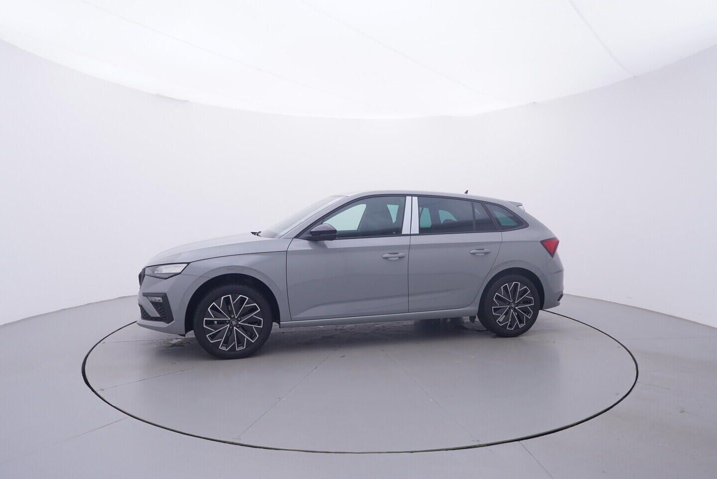 Škoda Scala, Dynamic 1,0 TSI 85 kW - fotka 2