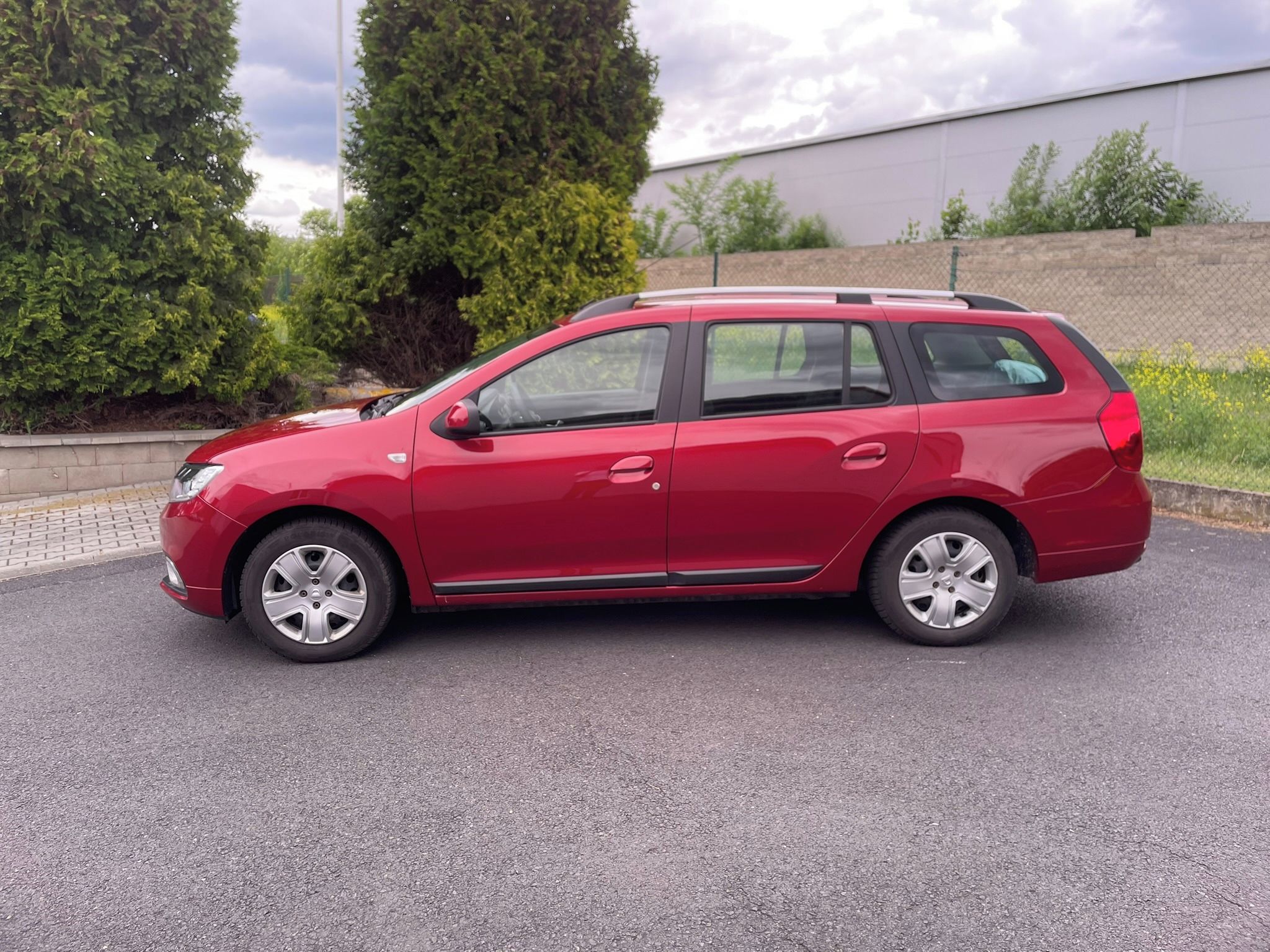 Dacia Logan, 1.0 SCe 54kw | ZÁRUKA | TAŽNÉ - fotka 2