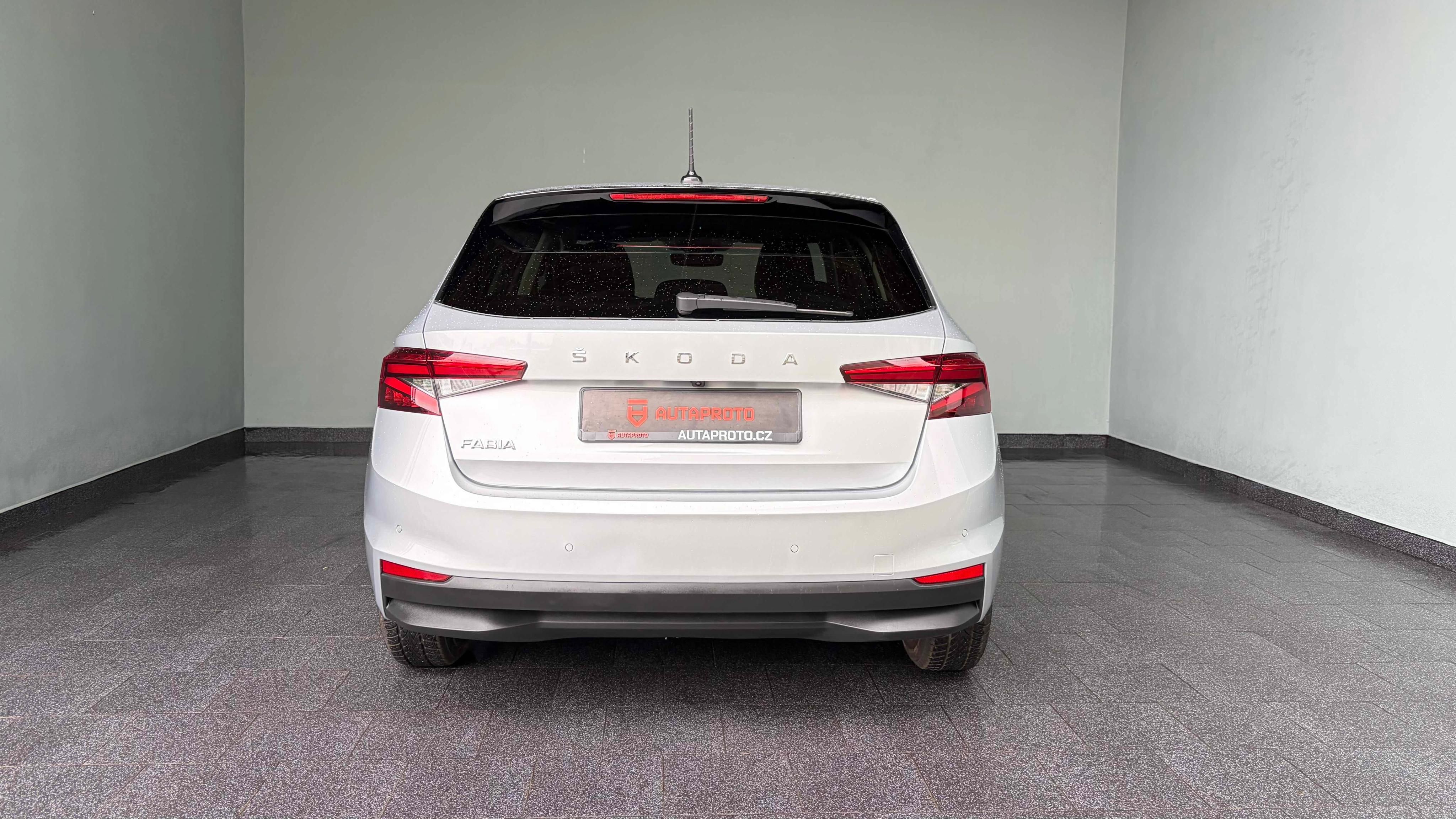 Škoda Fabia, 1.5TSi-DSG-ACC-Kessy-ZÁR5r/100 - fotka 5