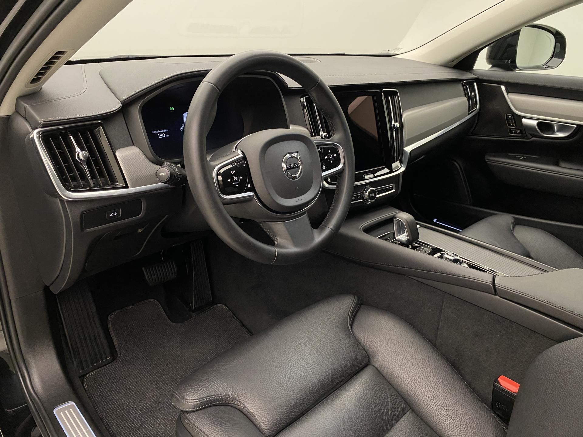Volvo V90, CC B4 AWD BRIGHT PLUS AUT CZ - fotka 4