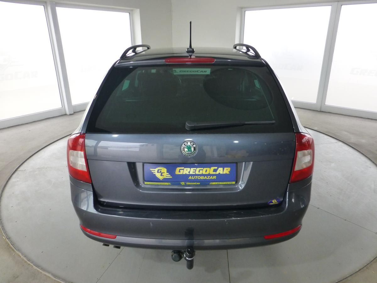 Škoda Octavia, 2,0TDI*VYHŘ.S*NAVIG**XENON*4X4 - fotka 6